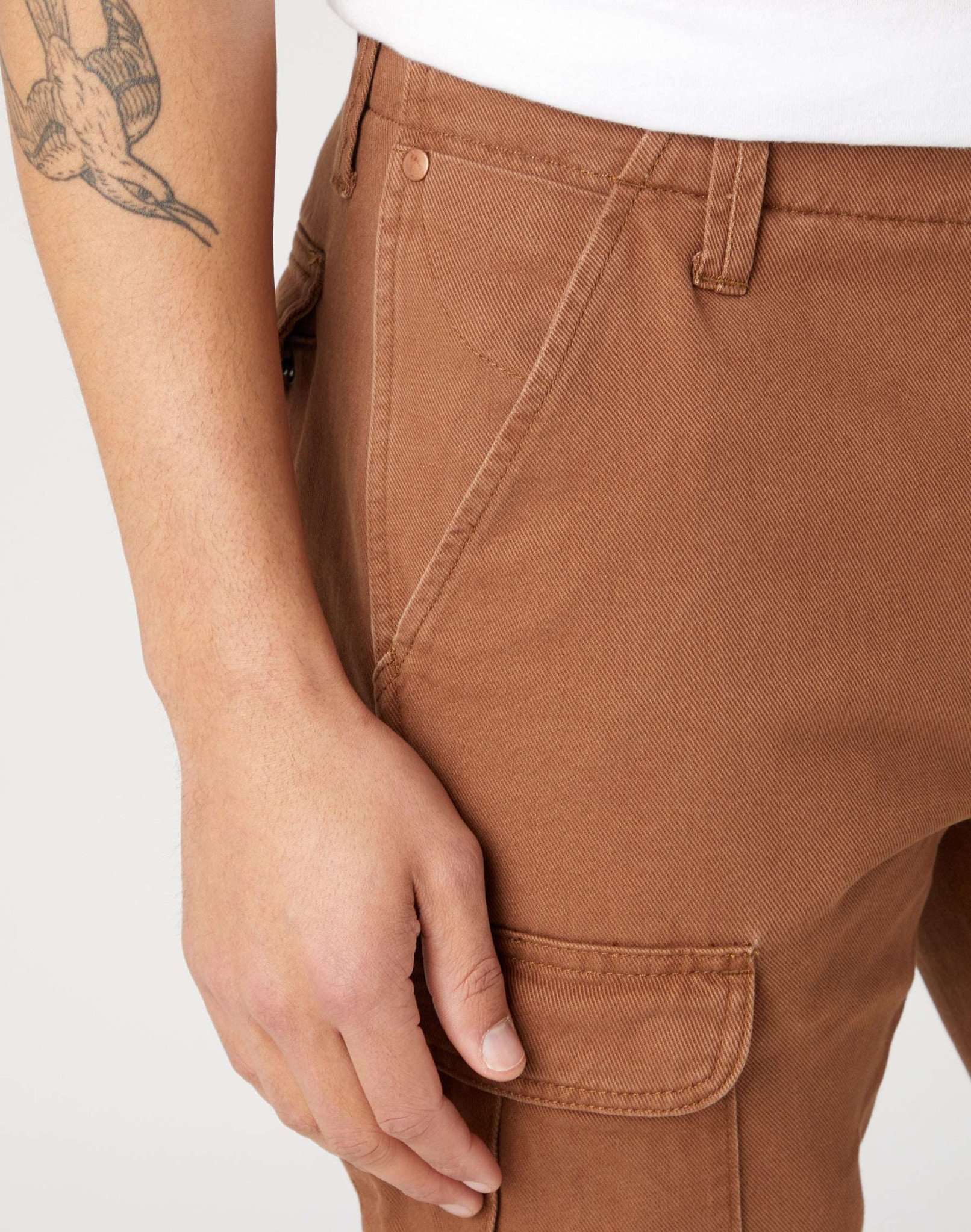 Casey Jones Cargo in Bison Hosen Wrangler   