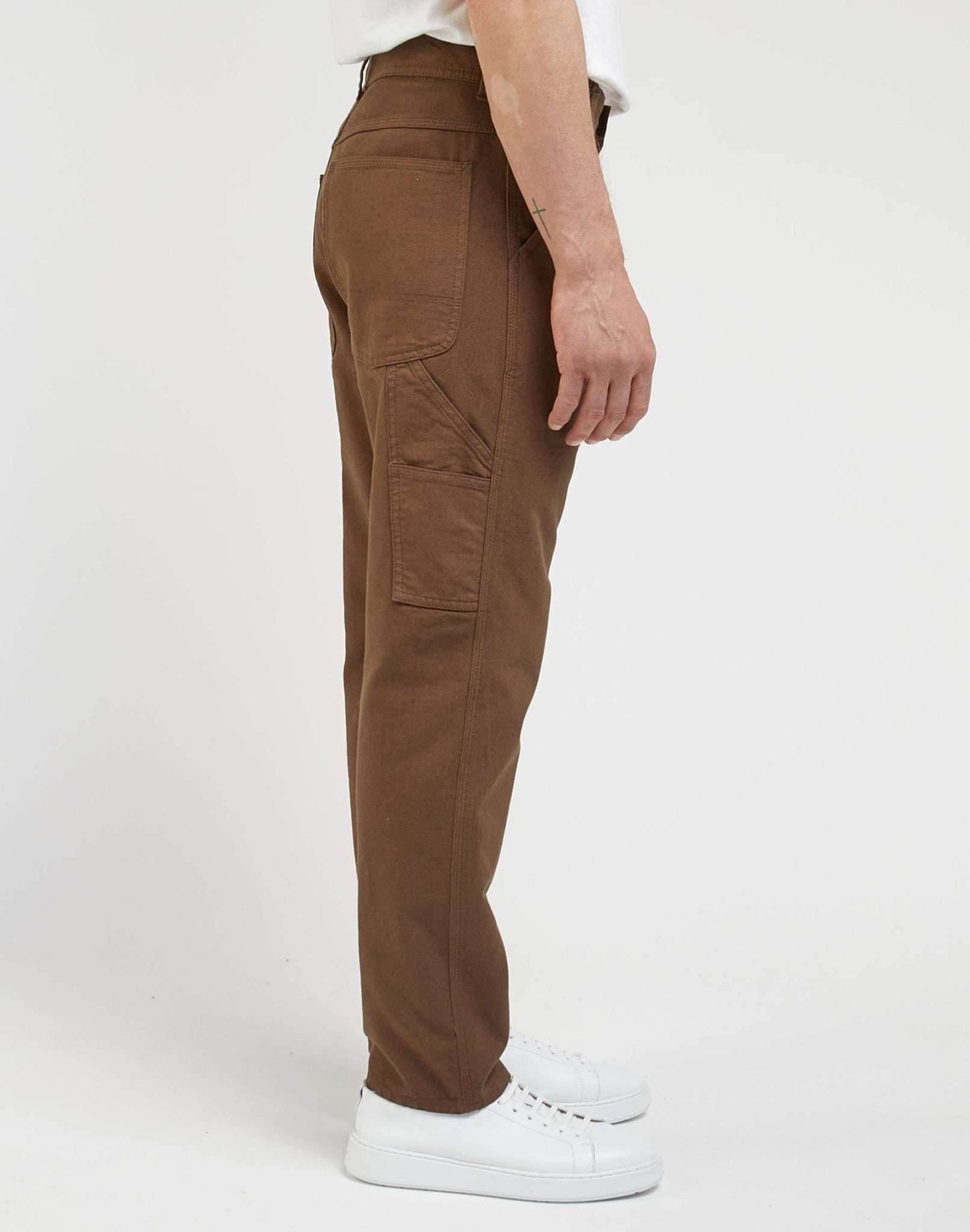 Carpenter in Truffle Hosen Lee   