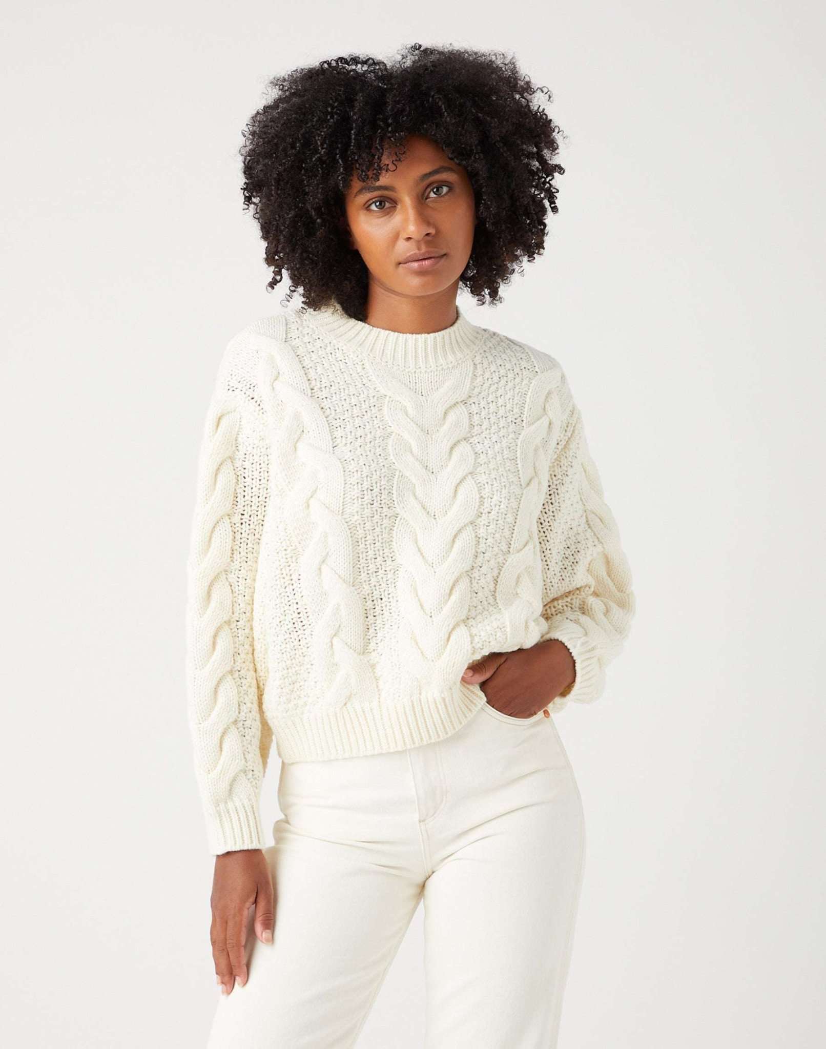 Crew Neck Cable Knit in Worn White Pullover Wrangler   