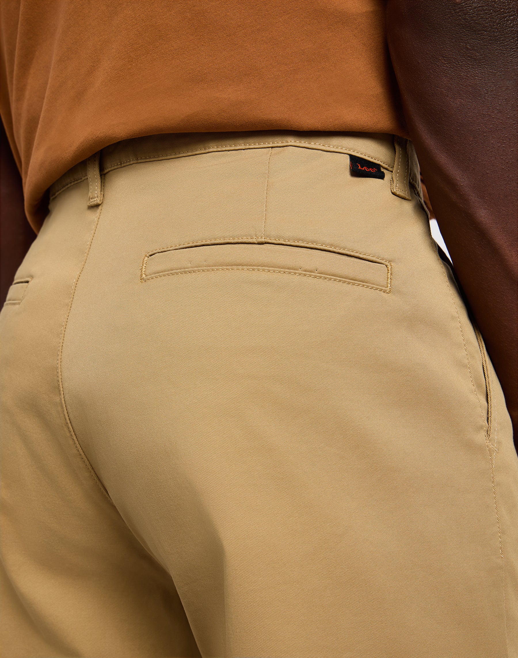 Relaxed Chino Leesures in Clay Hosen Lee   