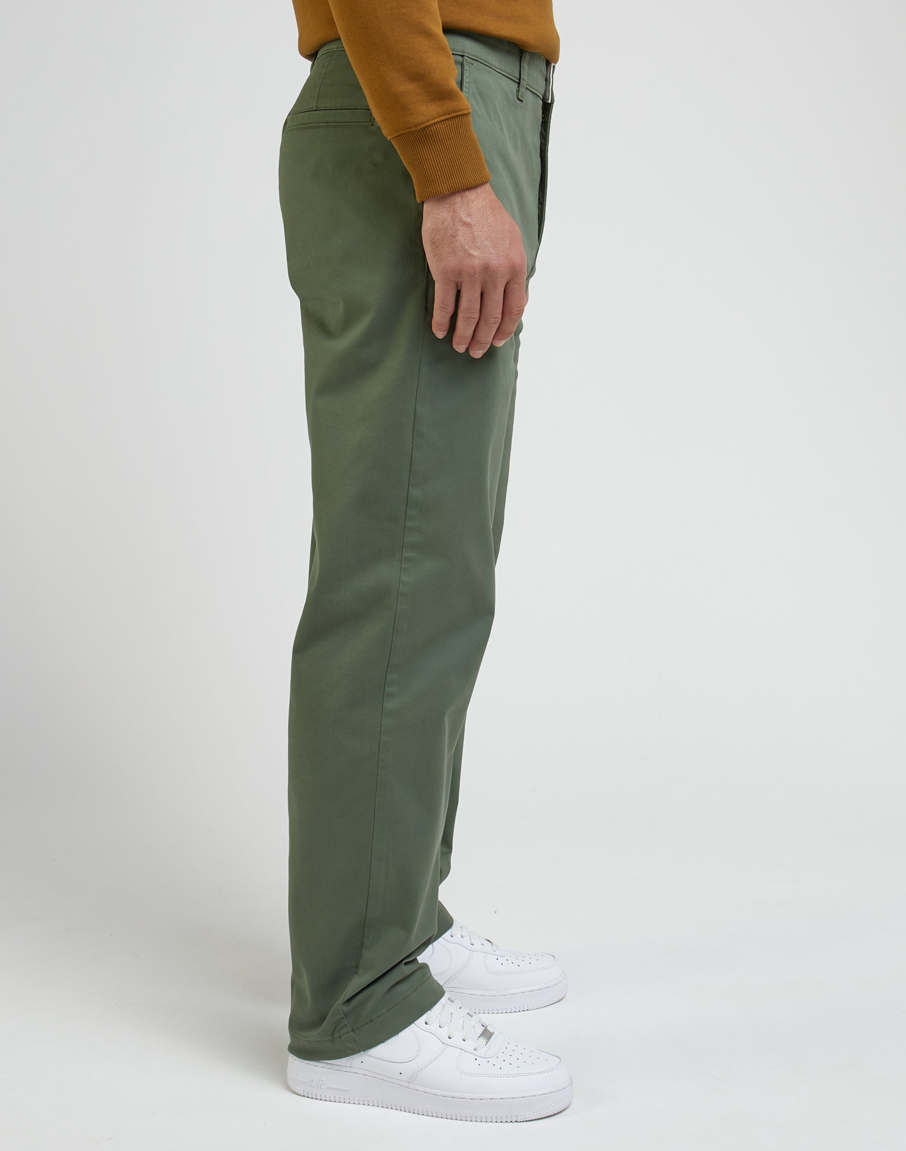 Relaxed Chino Leesures in Olive Grove Hosen Lee   