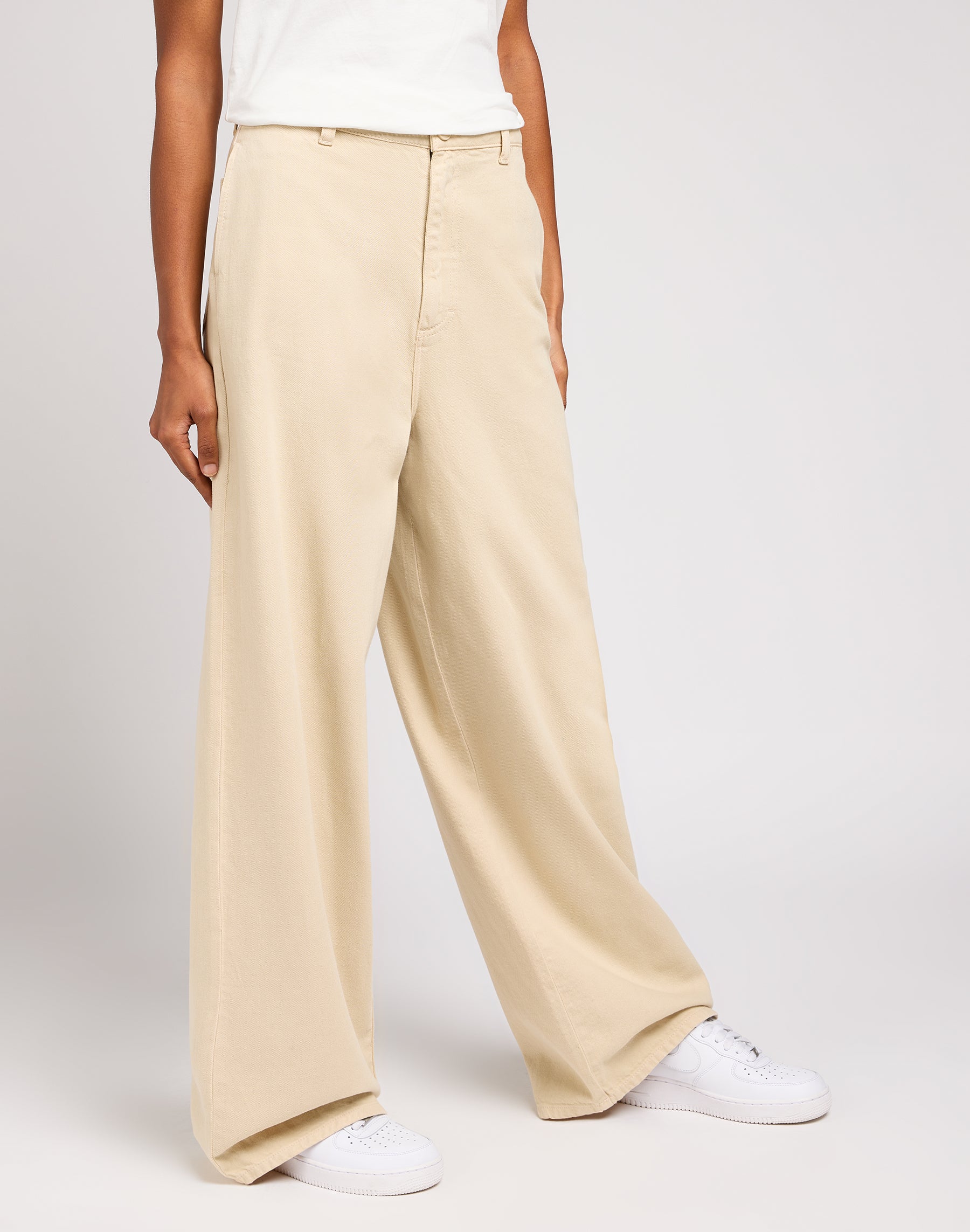 Relaxed Chino in Greige Hosen Lee   