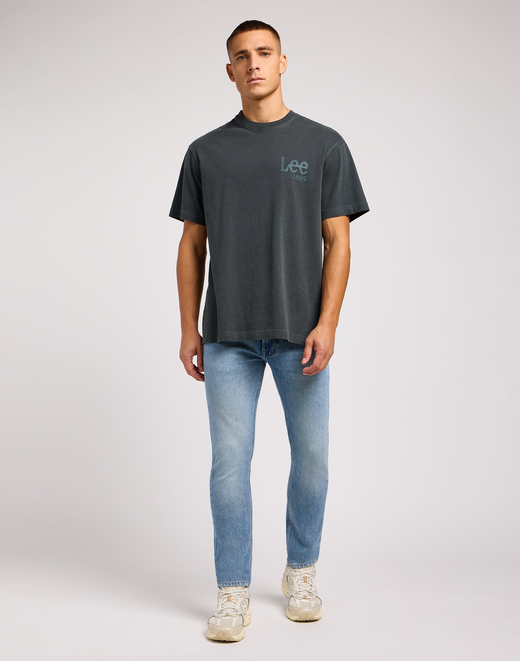 Loose Logo Tee in Washed Black T-Shirts Lee   