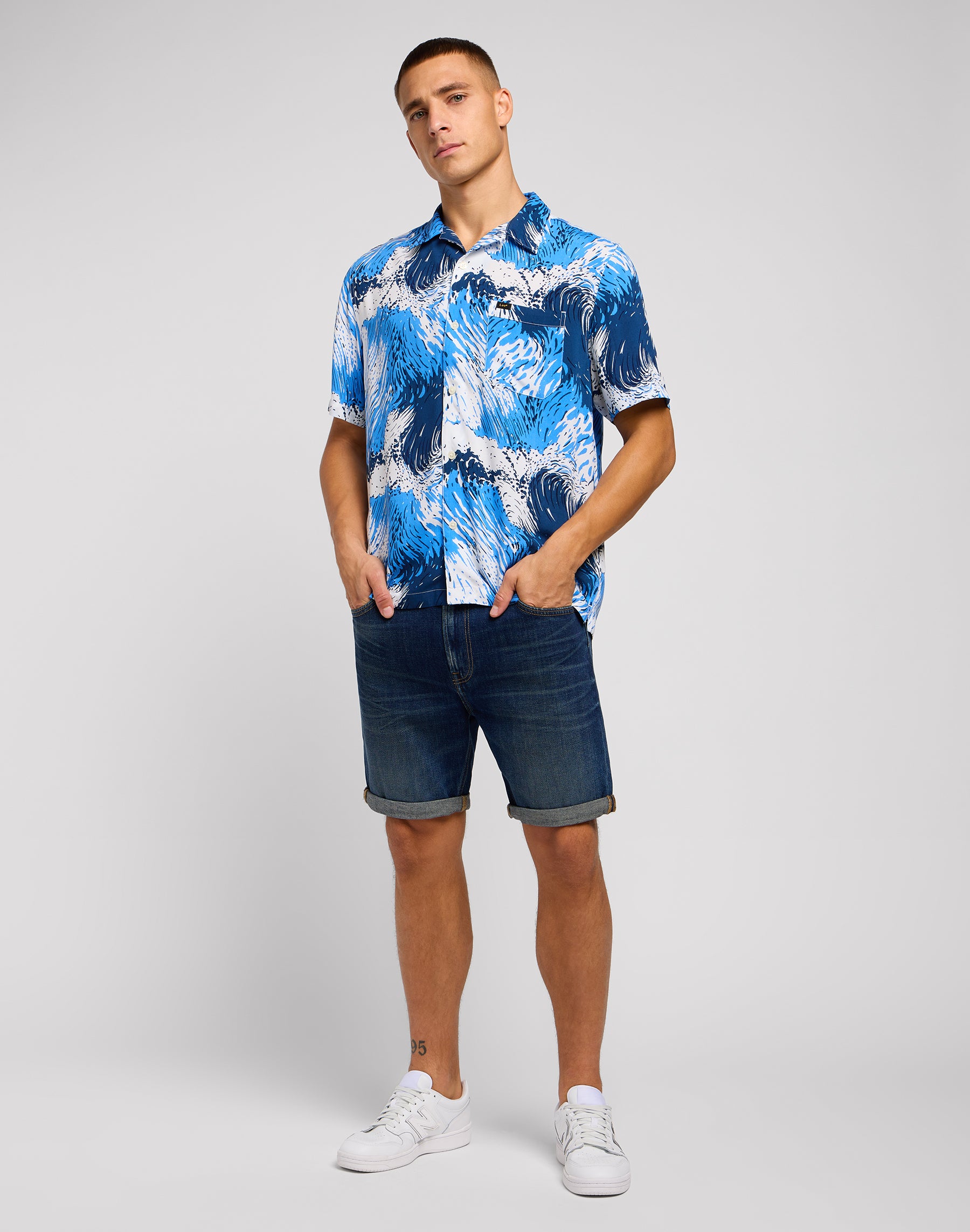 Resort Shirt in Atlantic Water Hemden Lee   