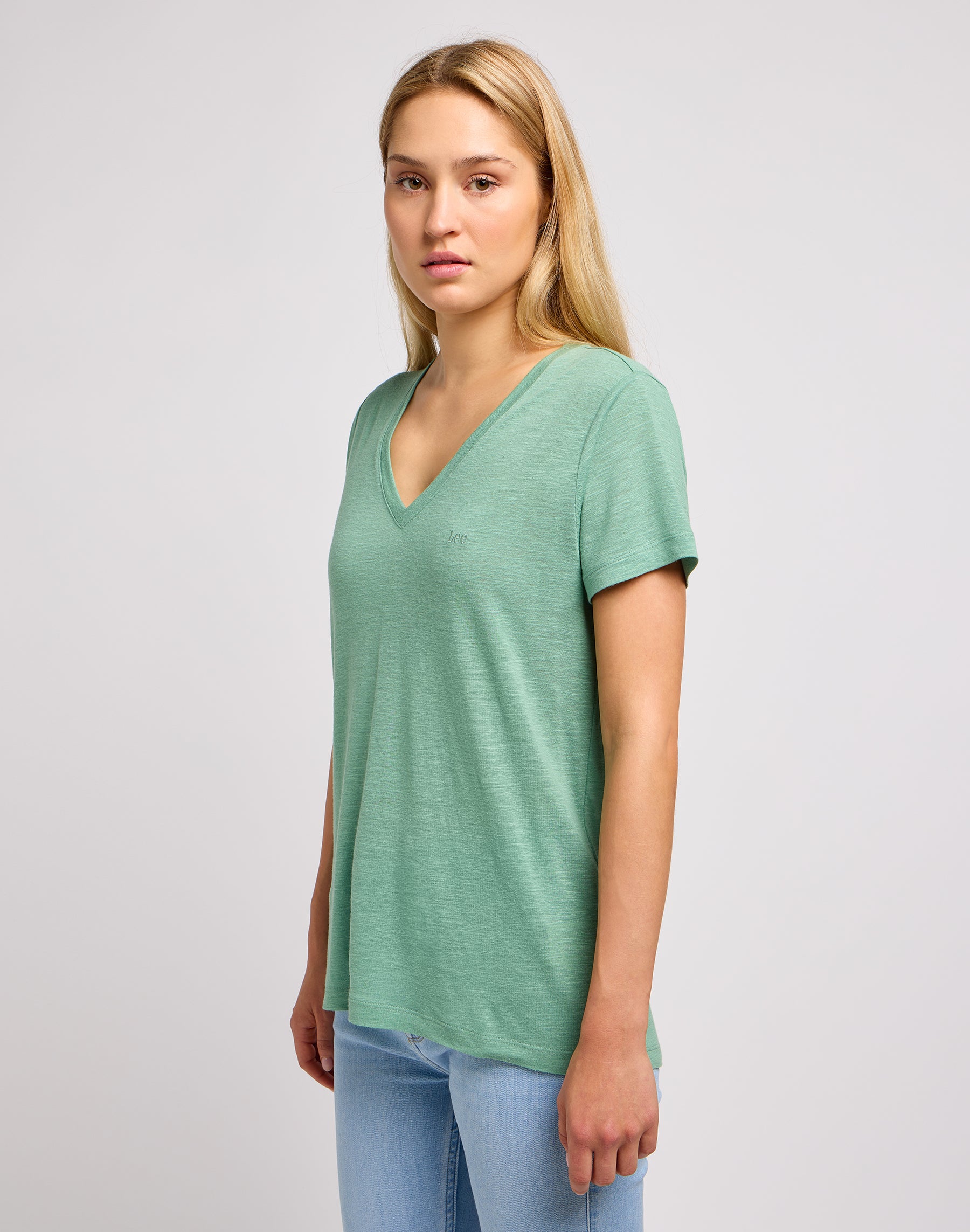 V-Neck Tee in Intuition Grey T-Shirts Lee   