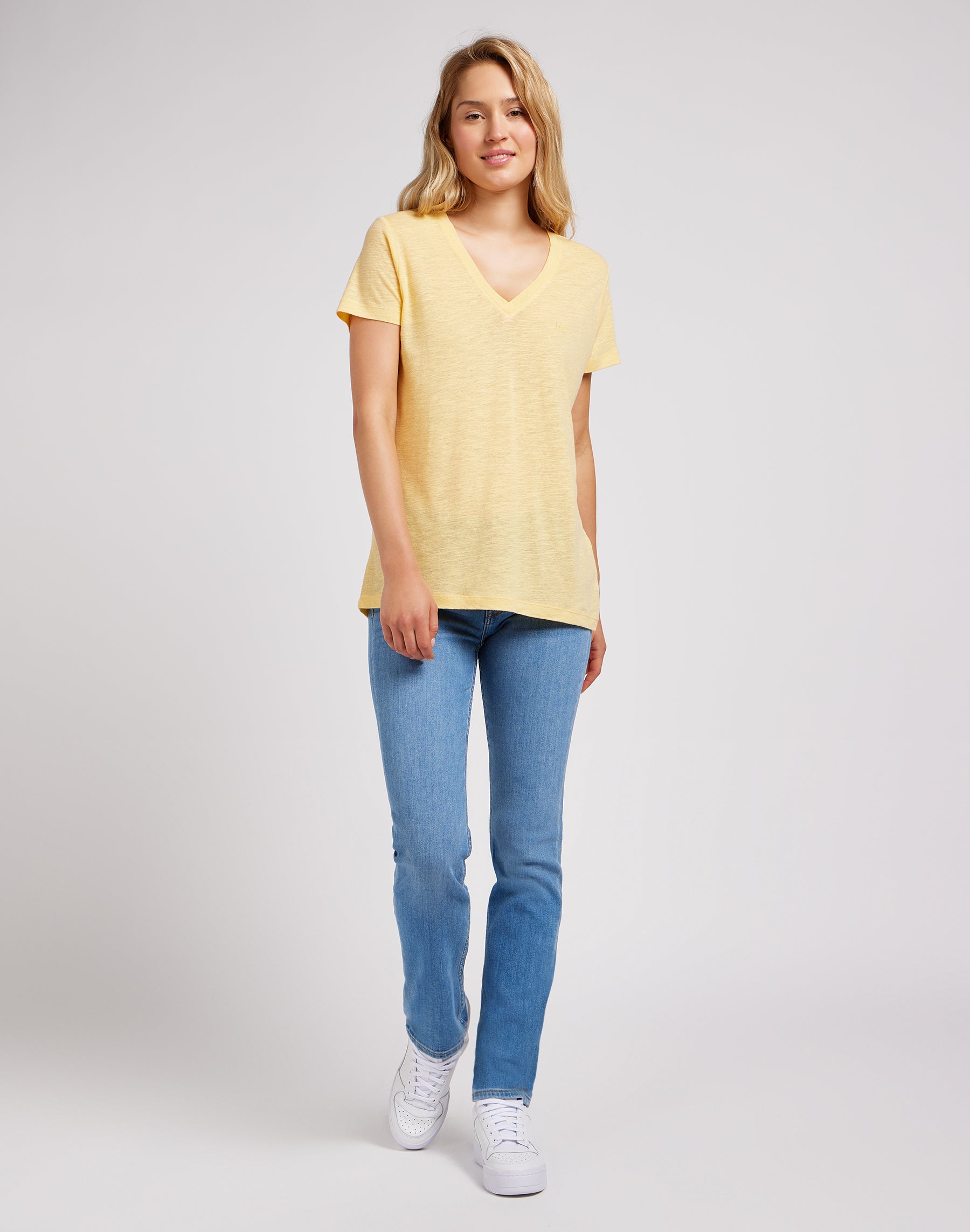 V-Neck Tee in Vermeil T-Shirts Lee   