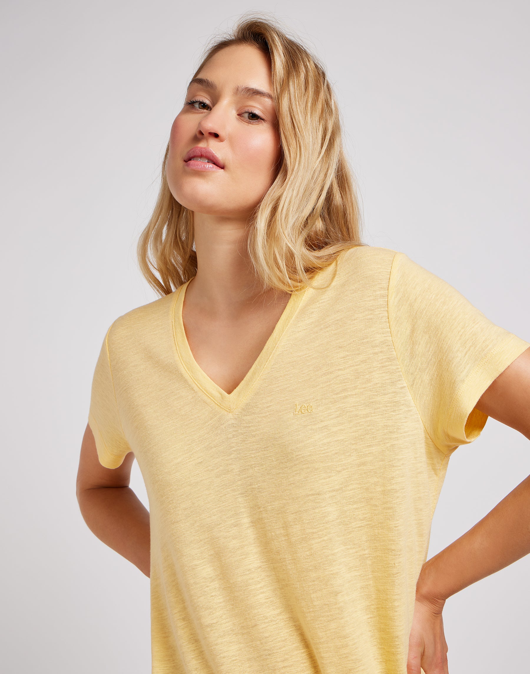 V-Neck Tee in Vermeil T-Shirts Lee   