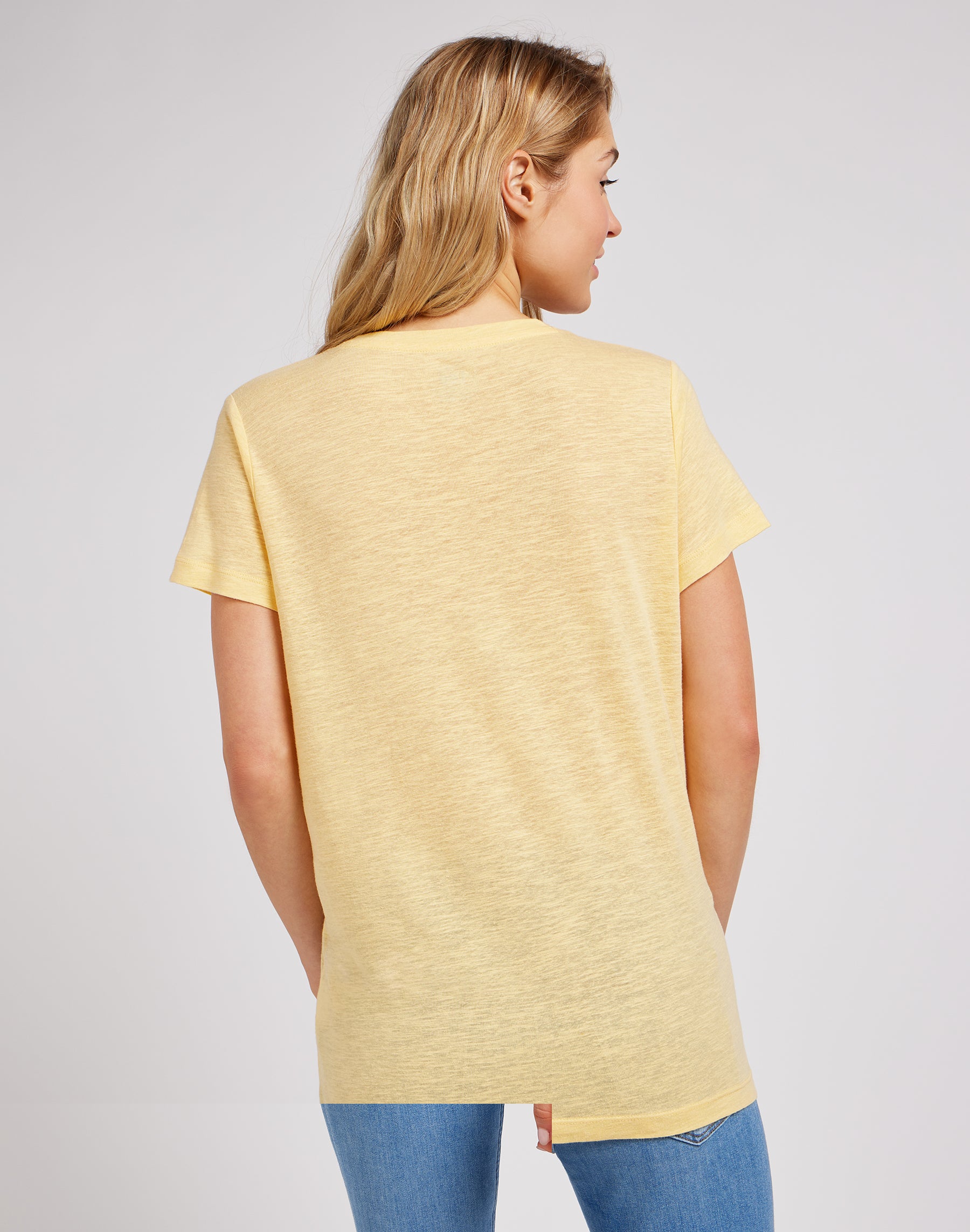 V-Neck Tee in Vermeil T-Shirts Lee   