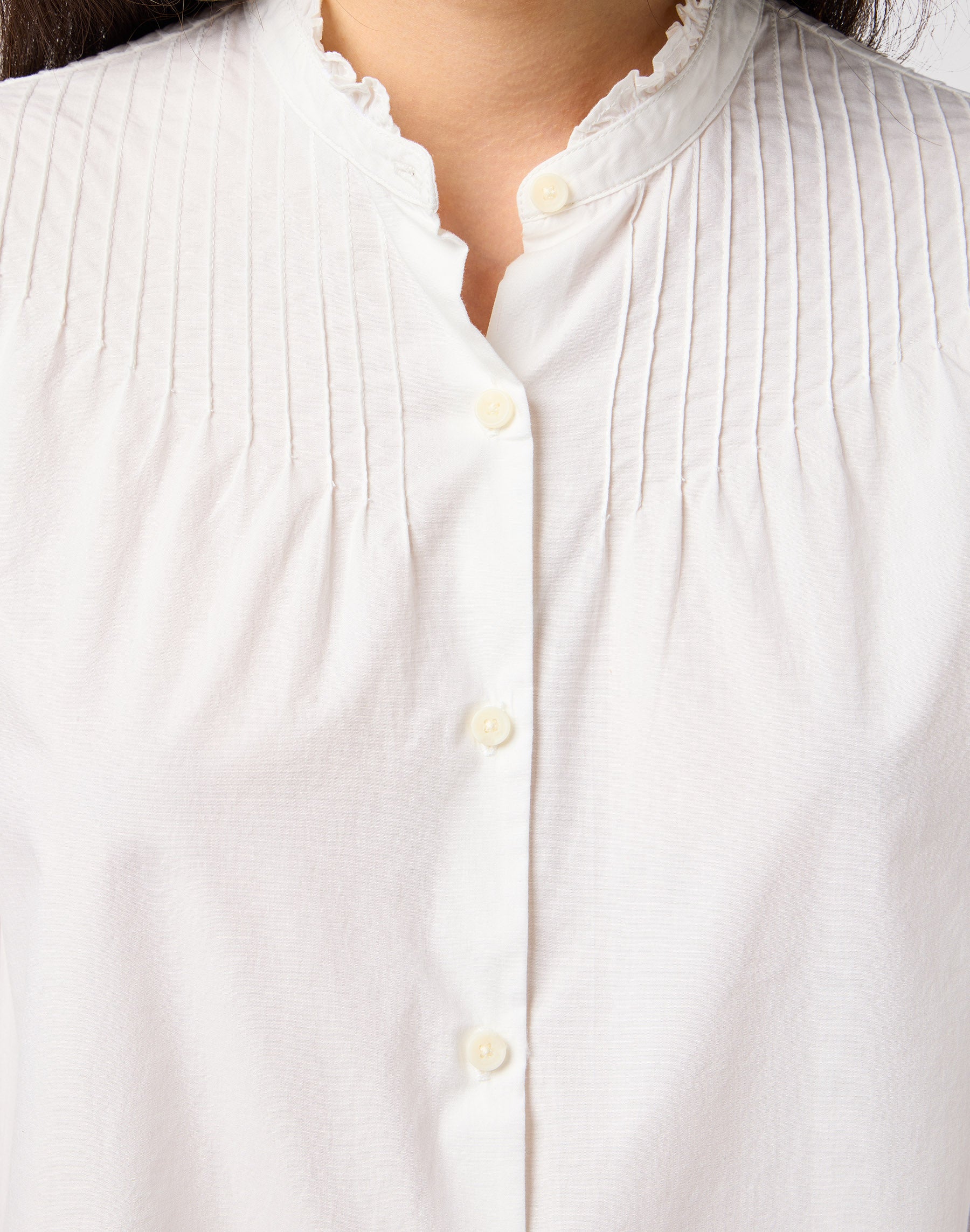 Pintuck Blouse in White Hemden Wrangler   