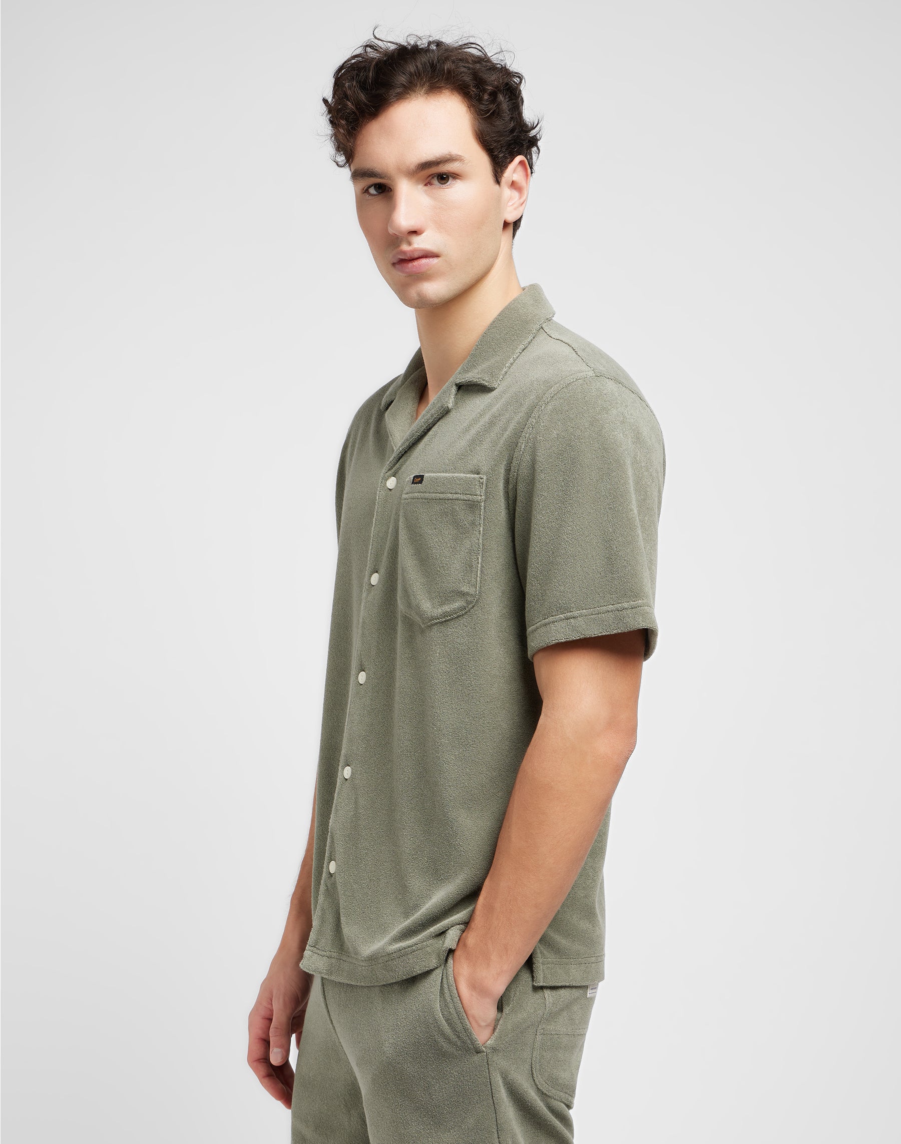 Knit Camp Shirt in Olive Grove Hemden Lee   