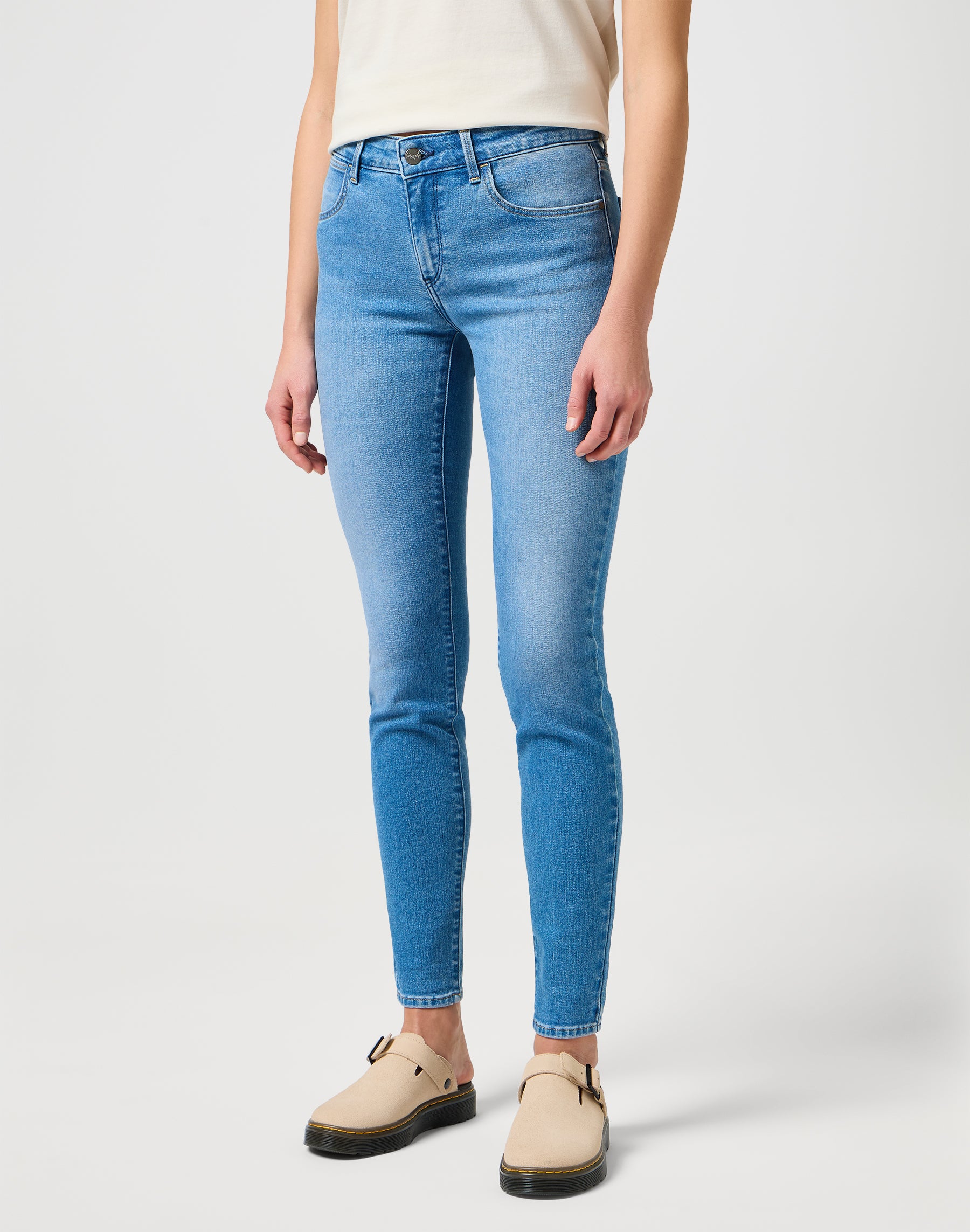 Skinny in True Enough Jeans Wrangler   