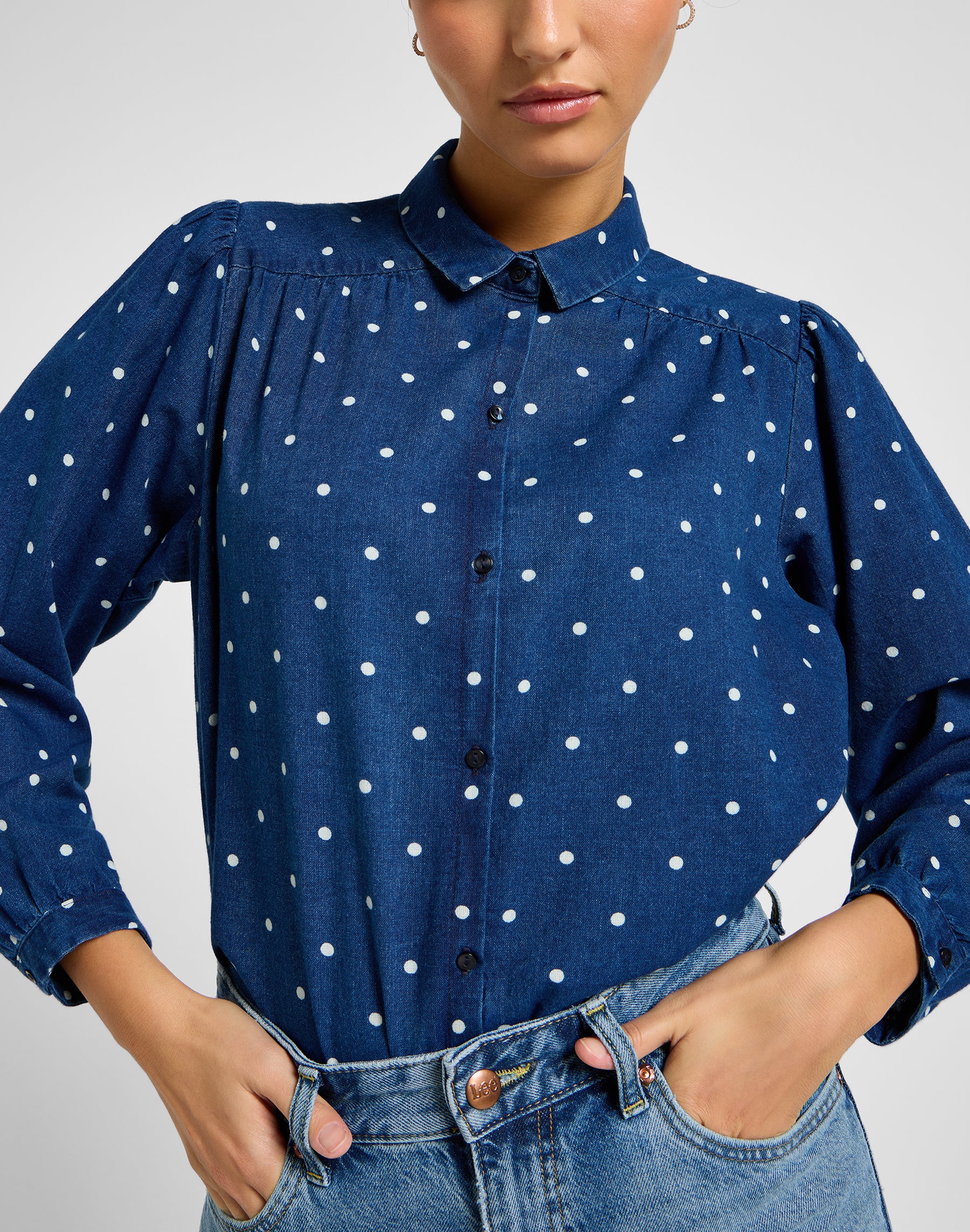 Shirred Blouse in Dotted Indigo Hemden Lee   