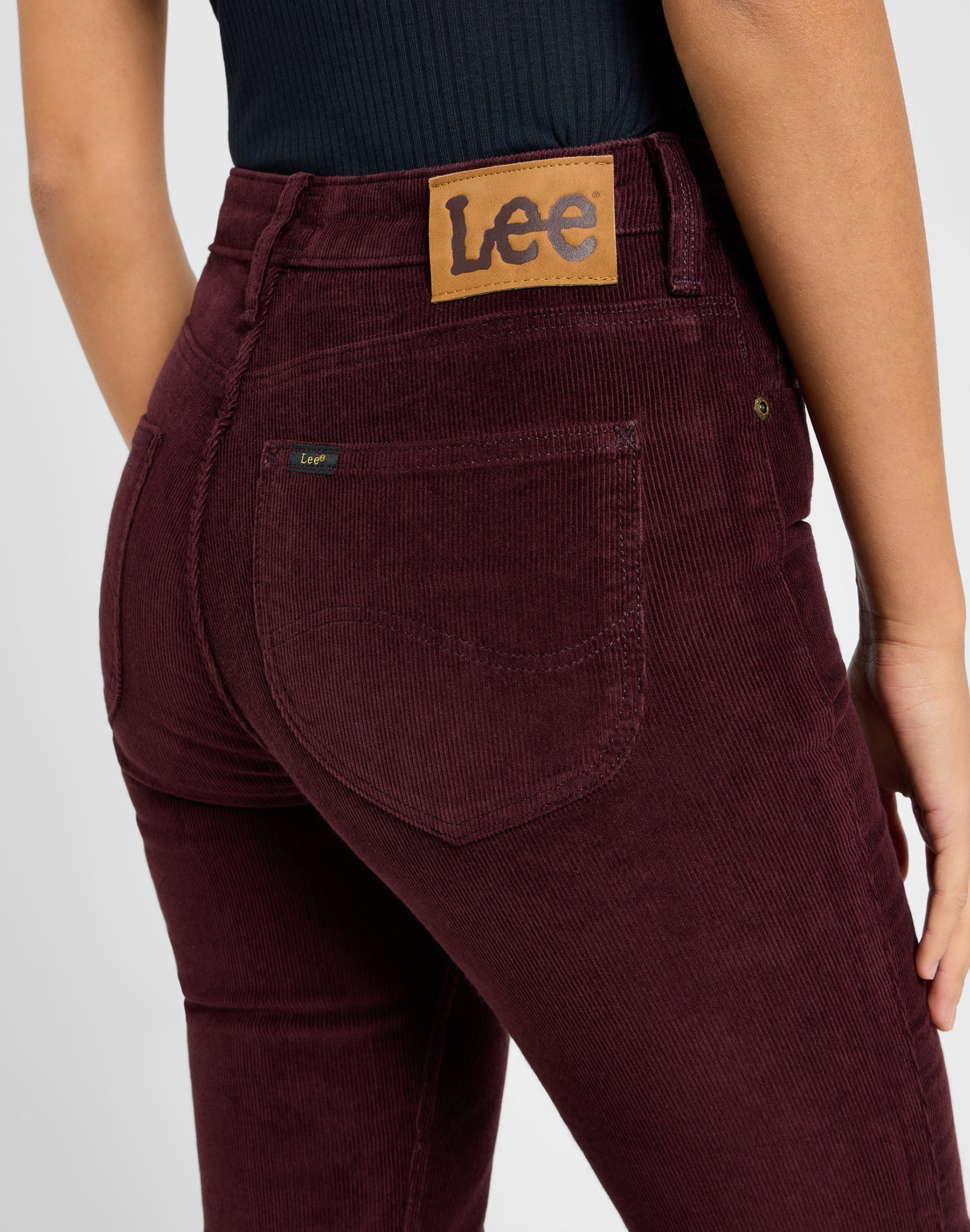 Breese in Velvet Beet Hosen Lee   