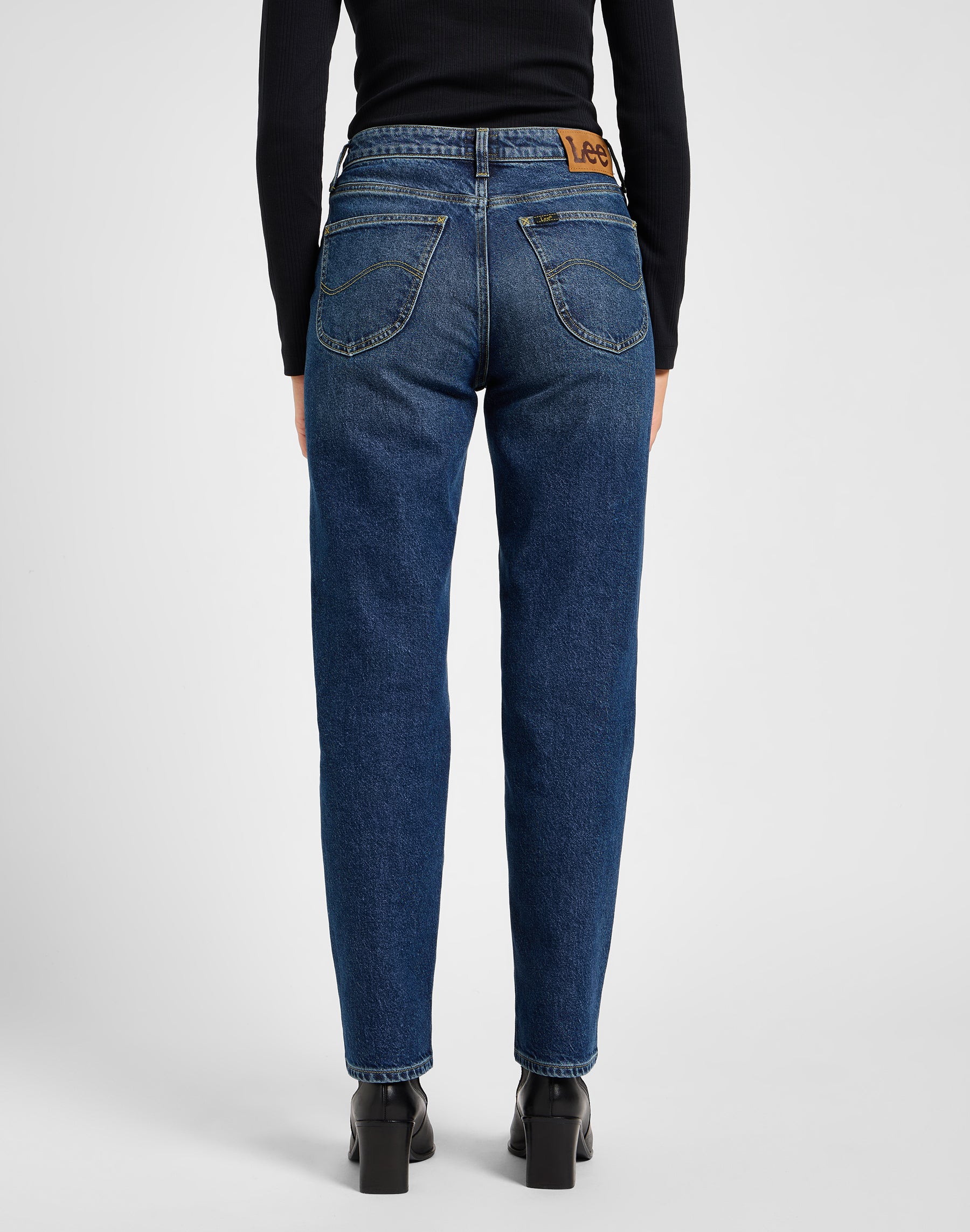 Carol in Indigo Ruin Jeans Lee   