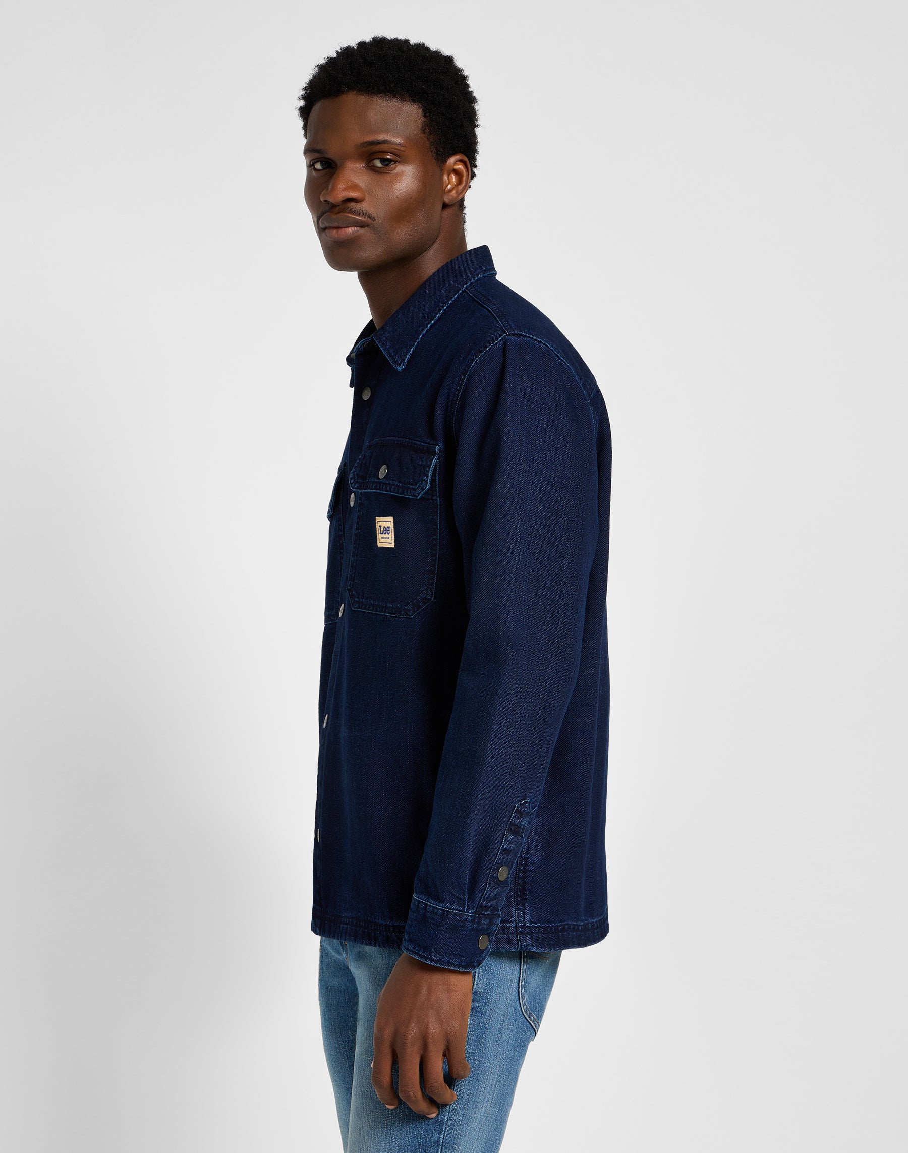 Workwear Overshirt in Medium Worn Wash Hemden Lee   