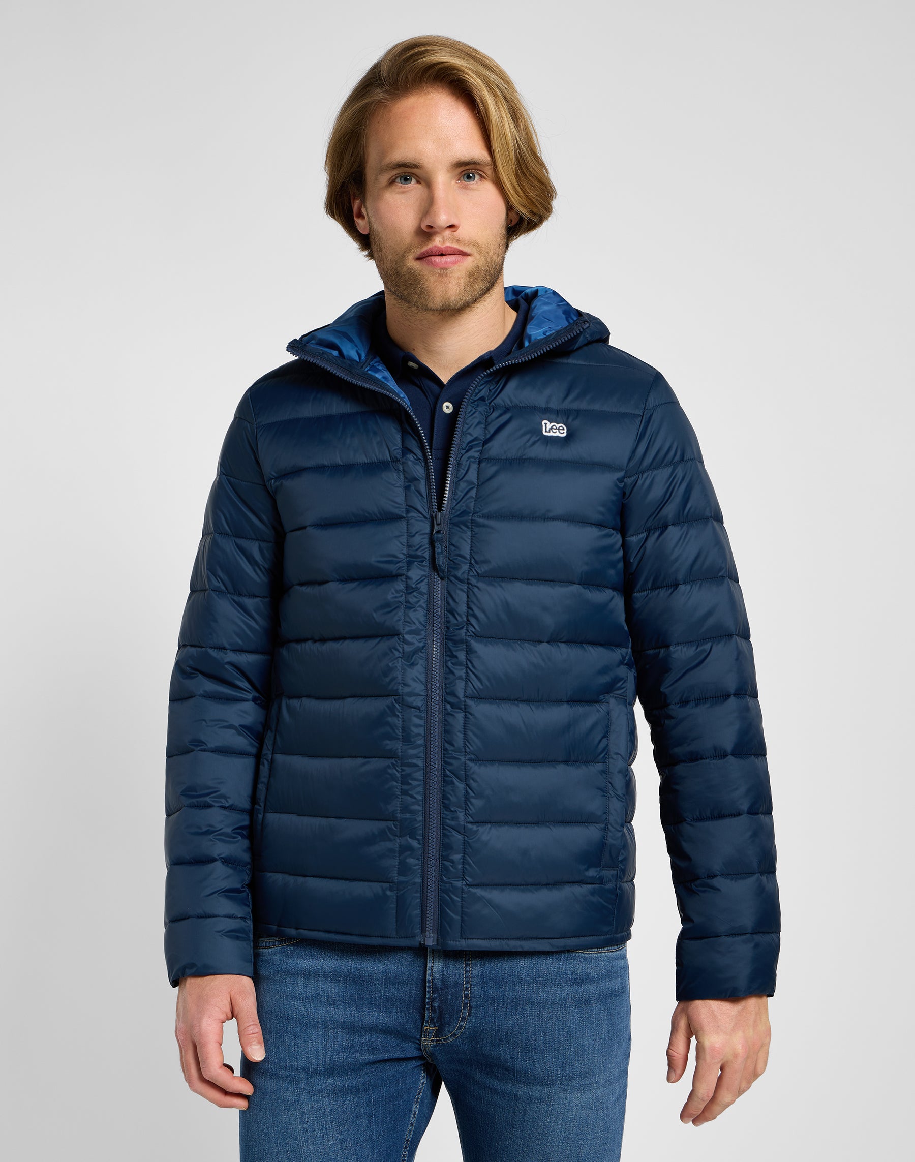 Light Puffer Jacket in Rivet Navy Jacken Lee   