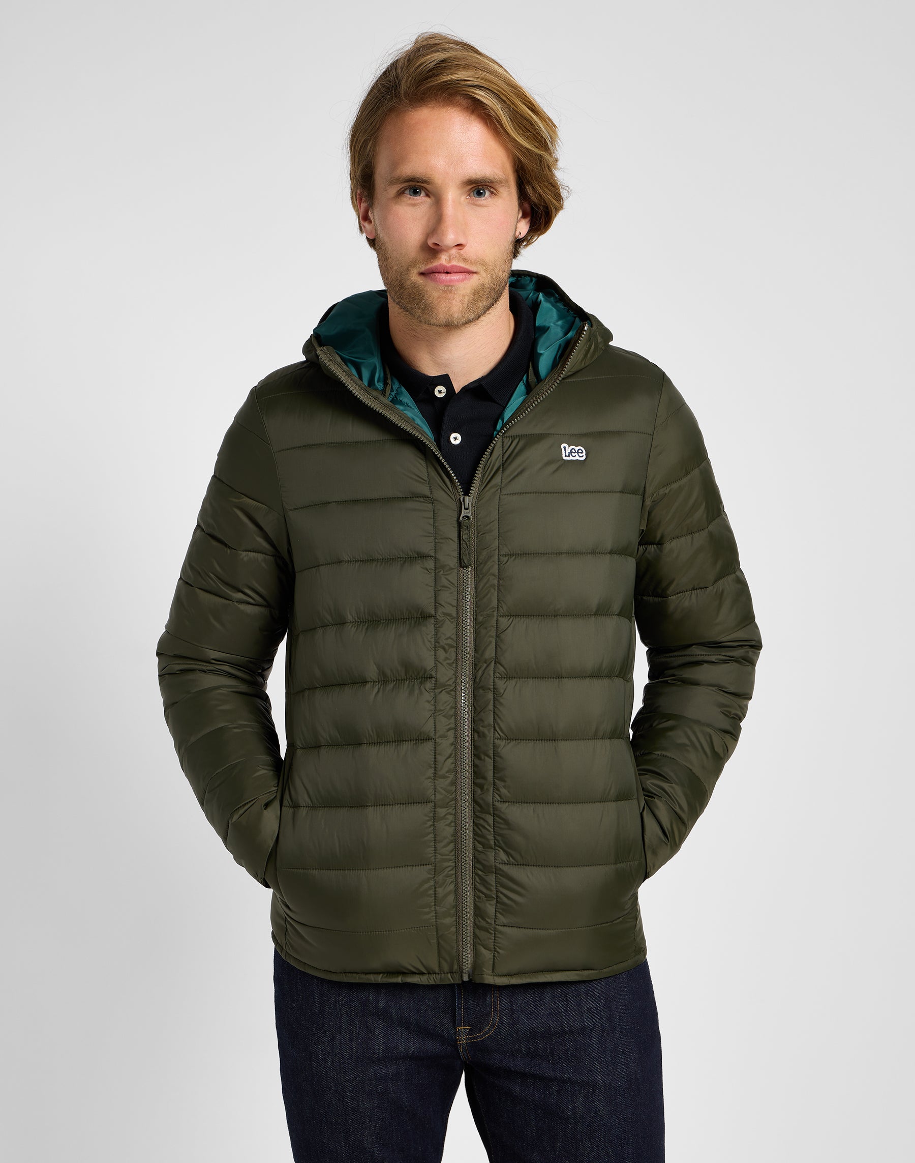 Light Puffer Jacket in Olive Night Jacken Lee   