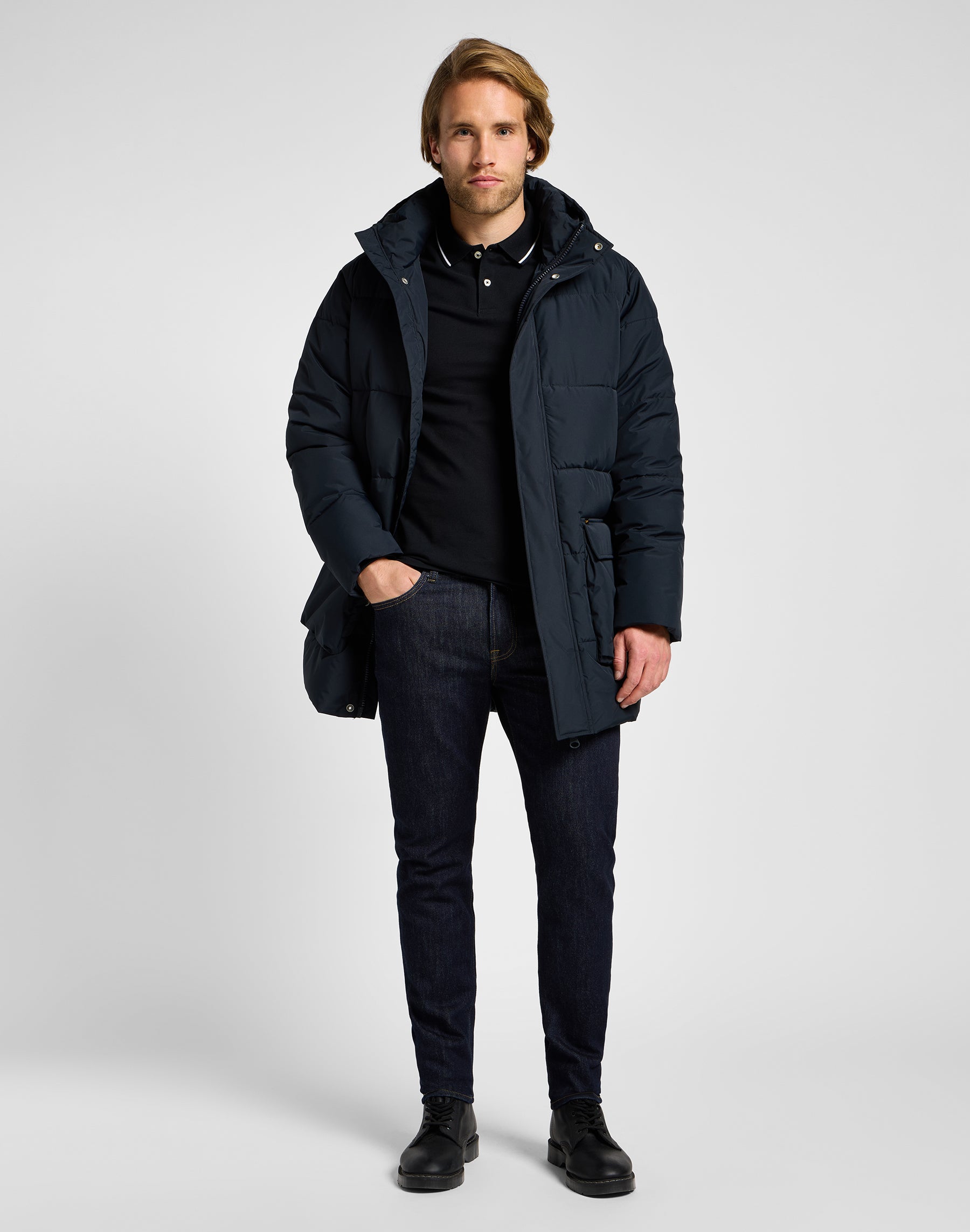 Long Puffer Jacket in Black Jacken Lee   