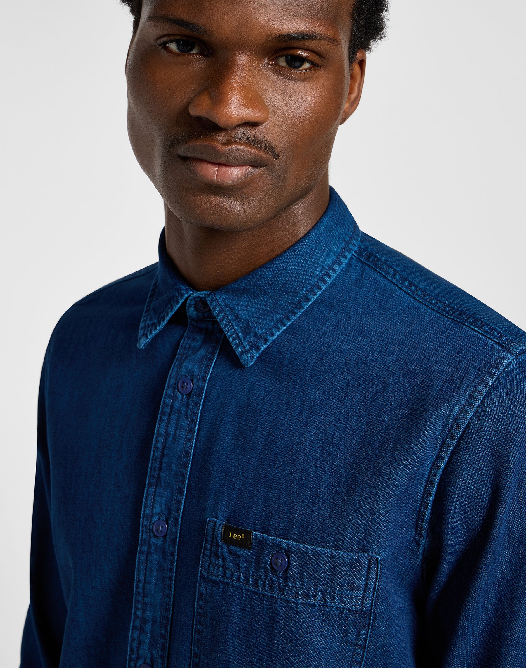 Leesure Shirt in Inky Blue Wash Hemden Lee   