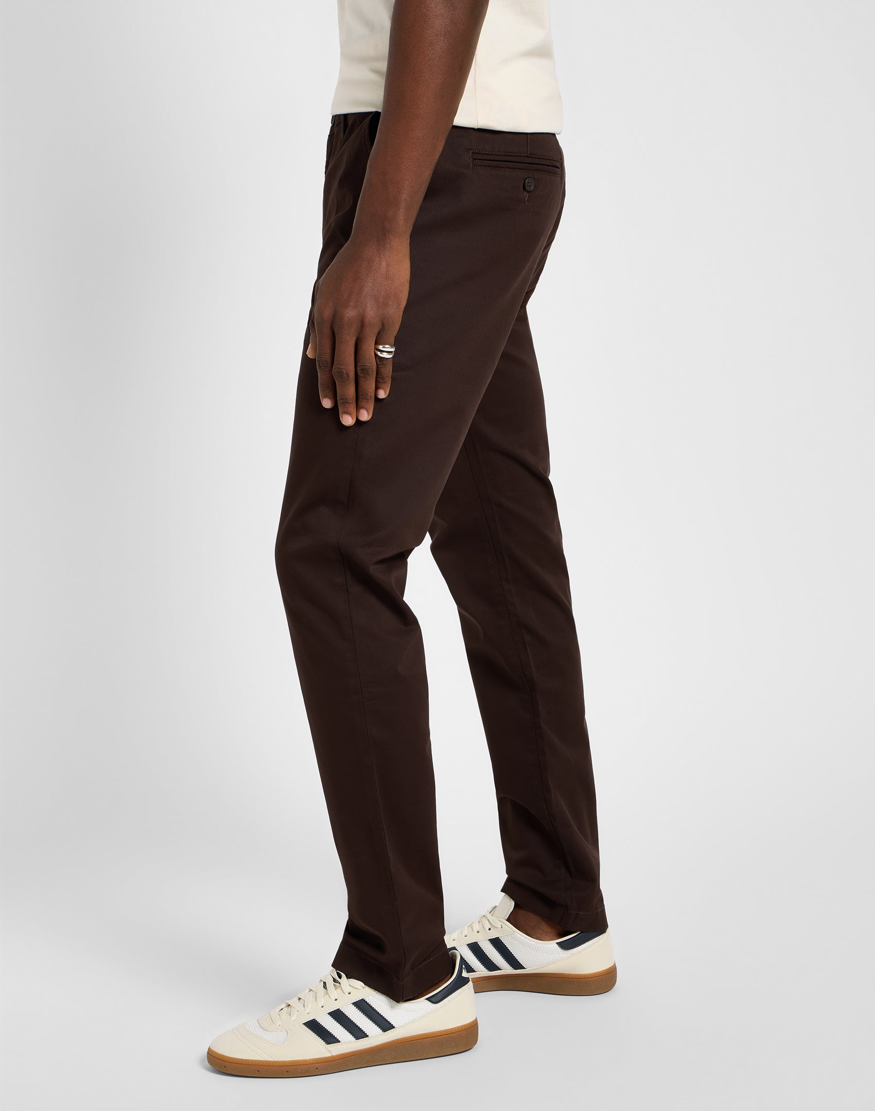 Slim Chino in Espresso Hosen Lee   