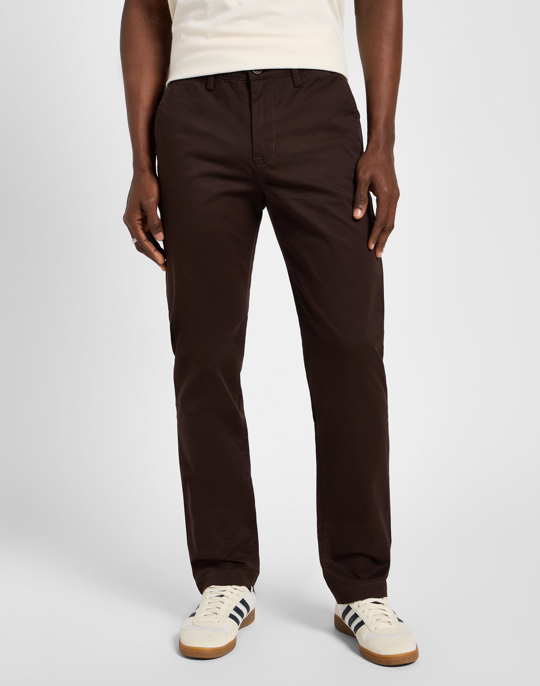 Slim Chino in Espresso Hosen Lee   