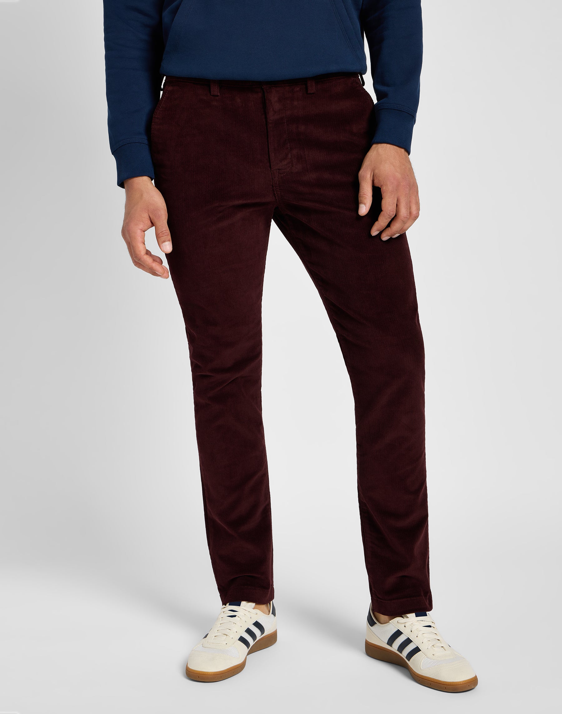 Slim Chino in Velvet Beet Hosen Lee   