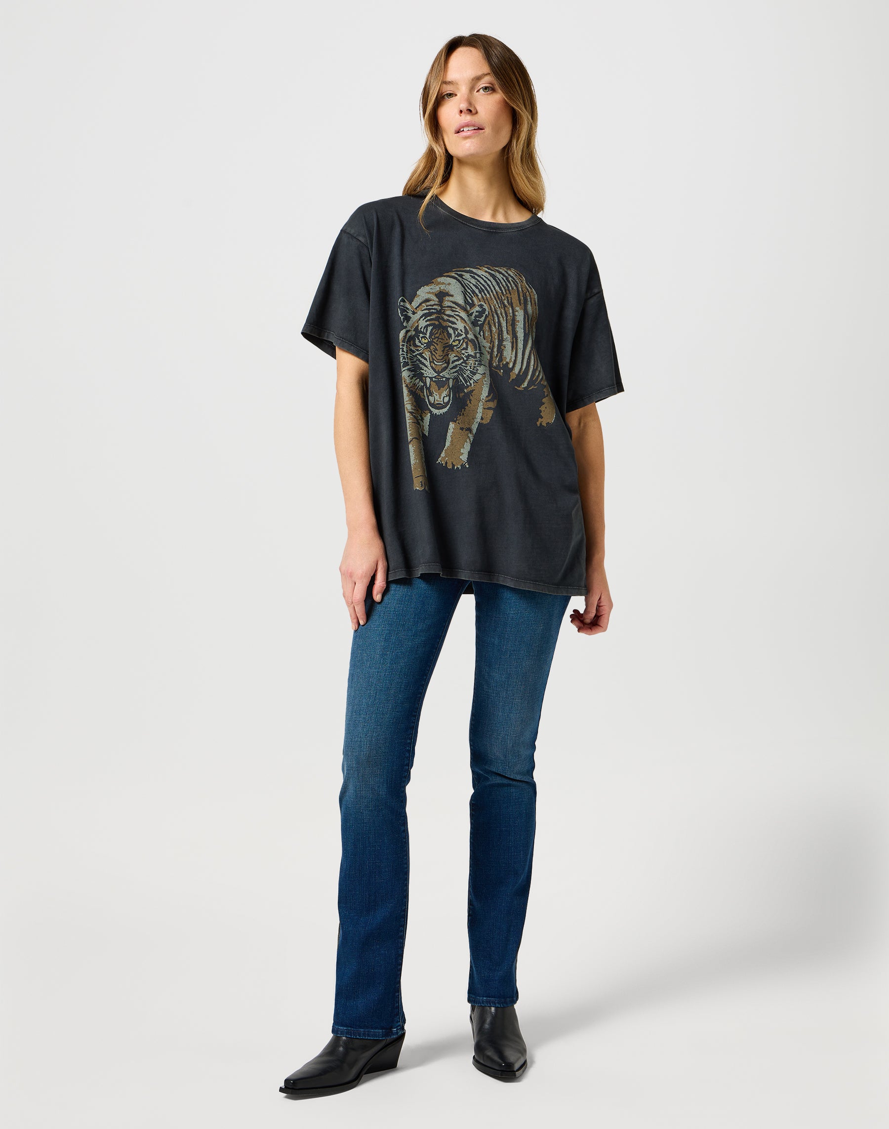 Oversized Tee in Faded Black T-Shirts Wrangler   