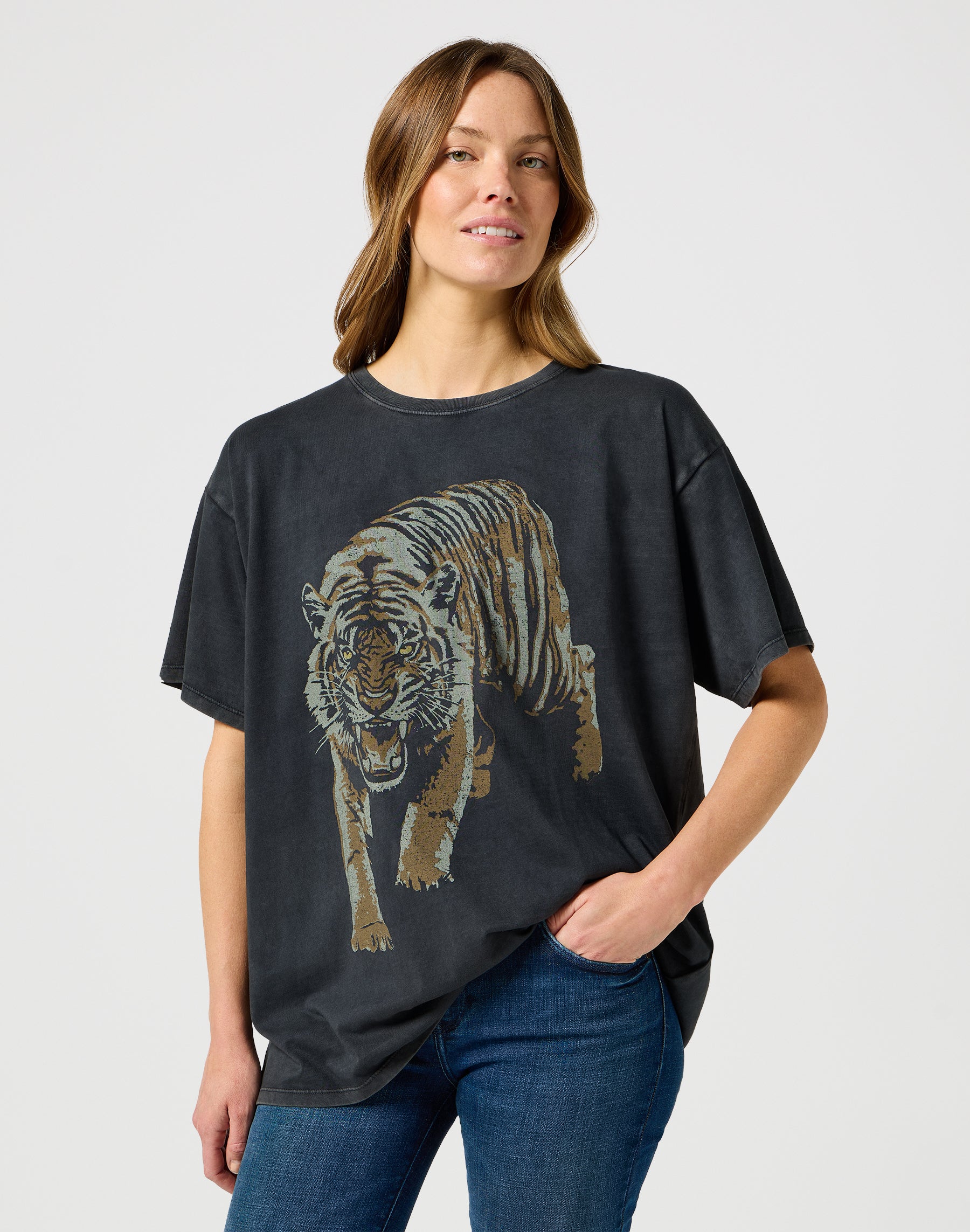 Oversized Tee in Faded Black T-Shirts Wrangler   