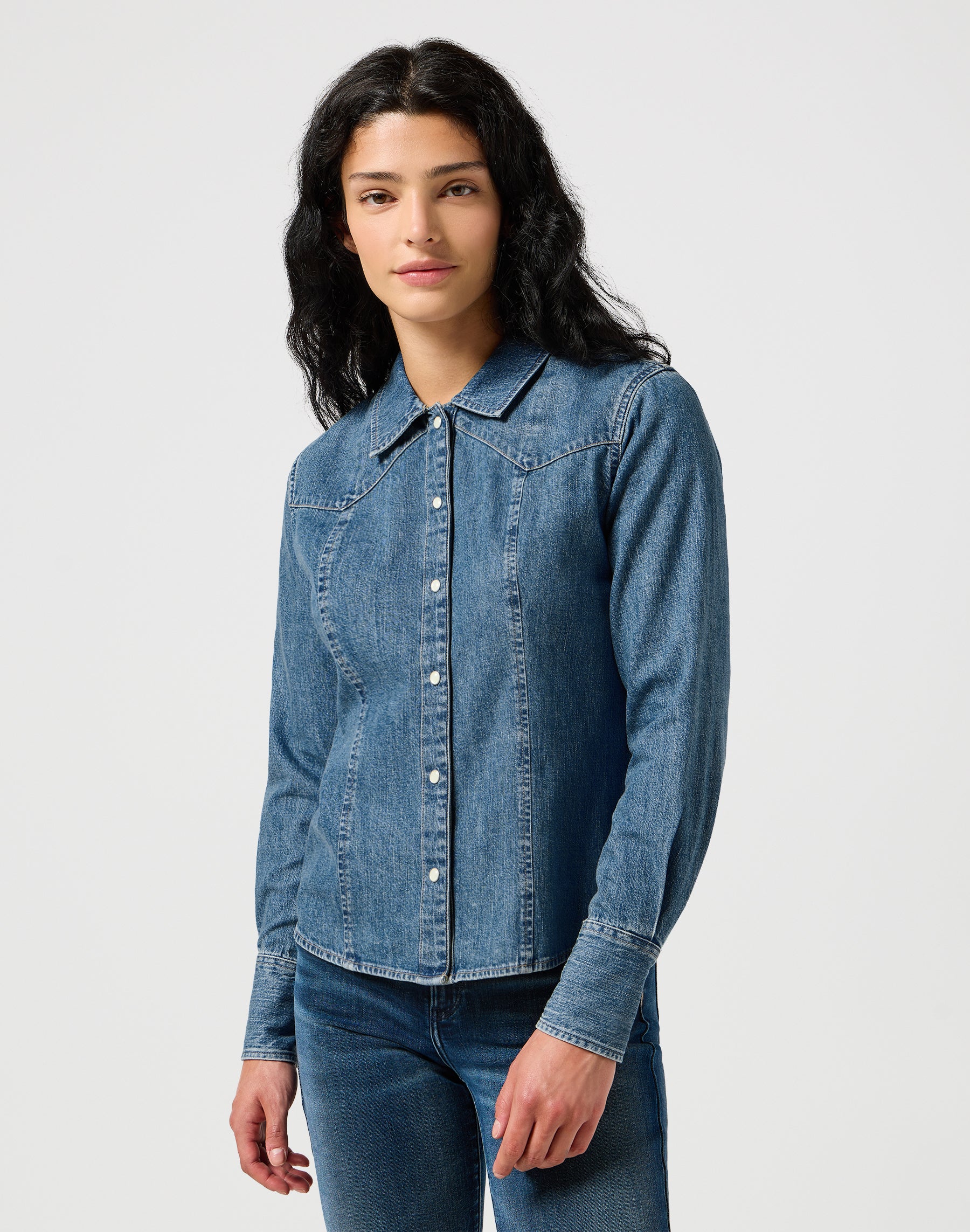 Exag Yoke Shirt in Faded Blue Hemden Wrangler   