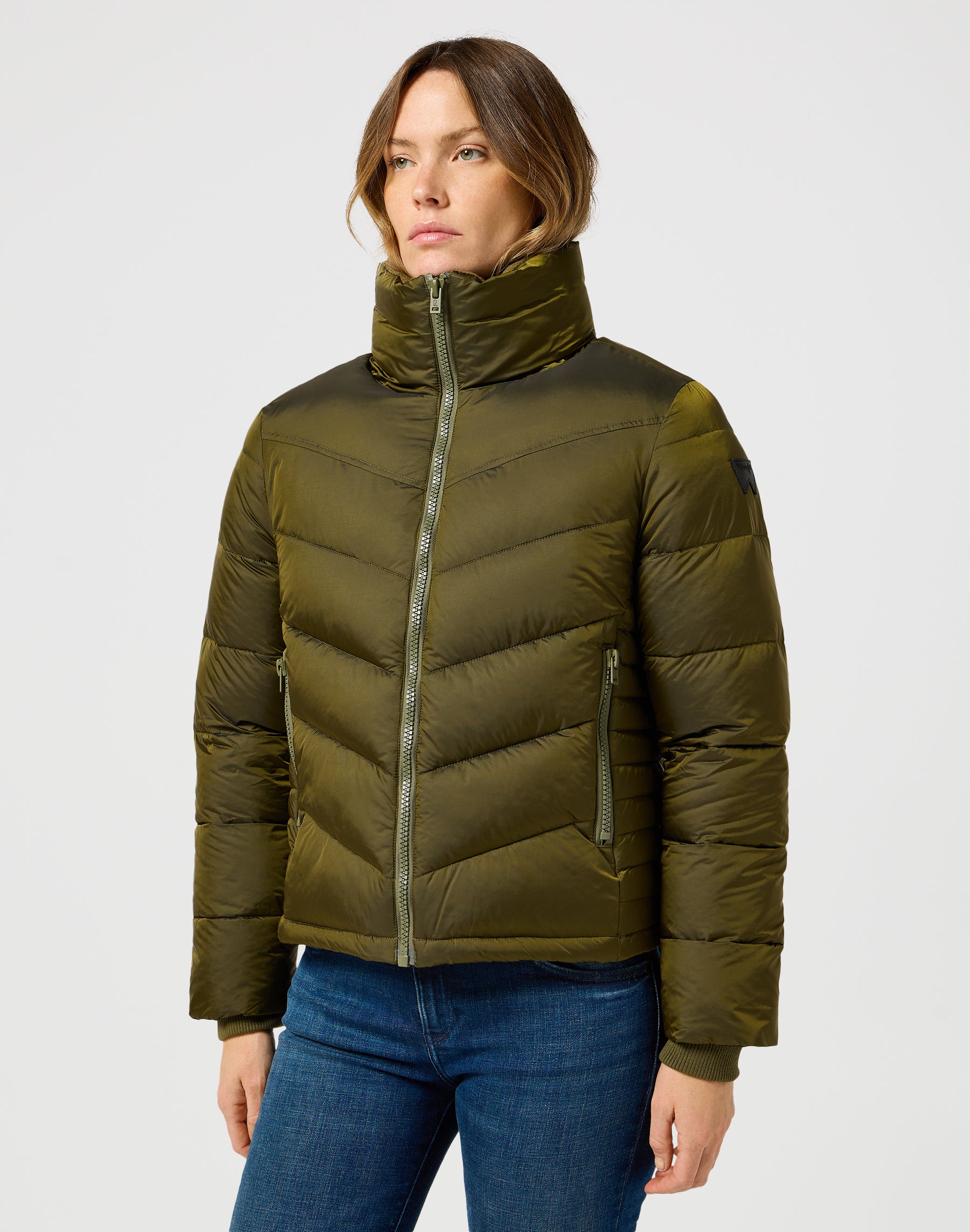 Short Puffer Jacket in Ivy Green Jacken Wrangler   