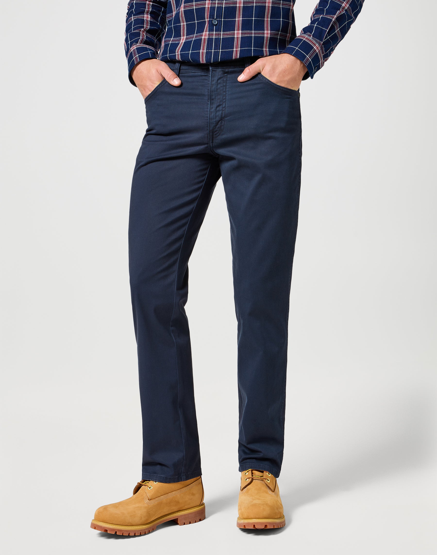 Texas in Dark Navy Hosen Wrangler   