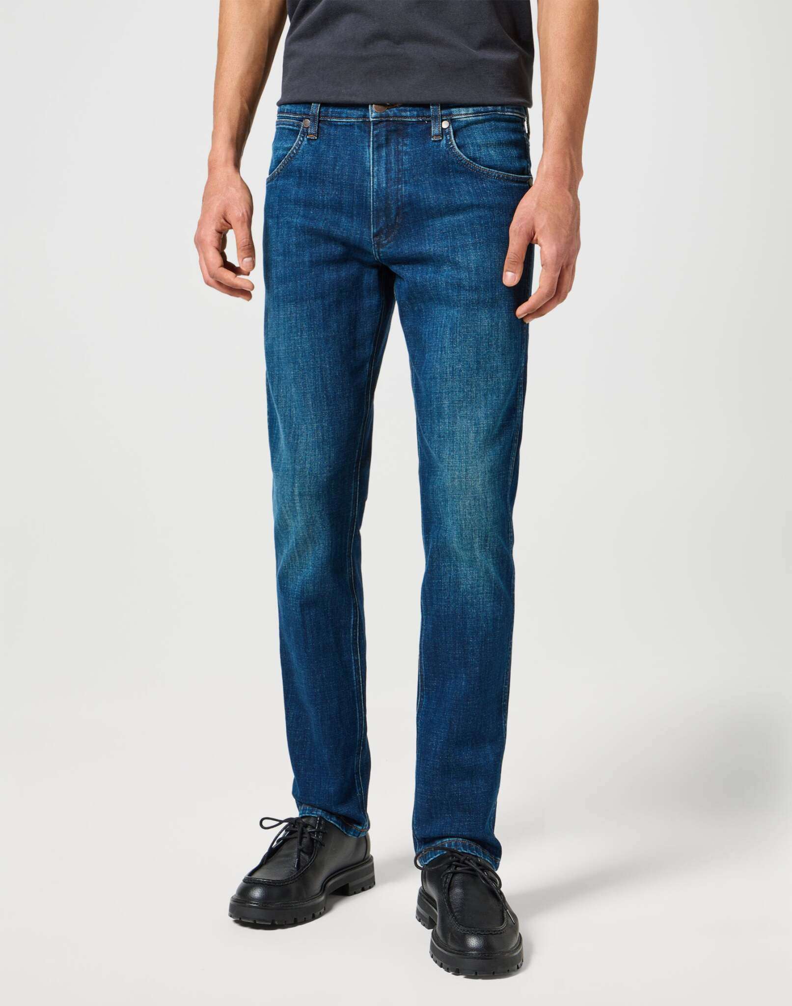 Greensboro in Azure Fade Jeans Wrangler   