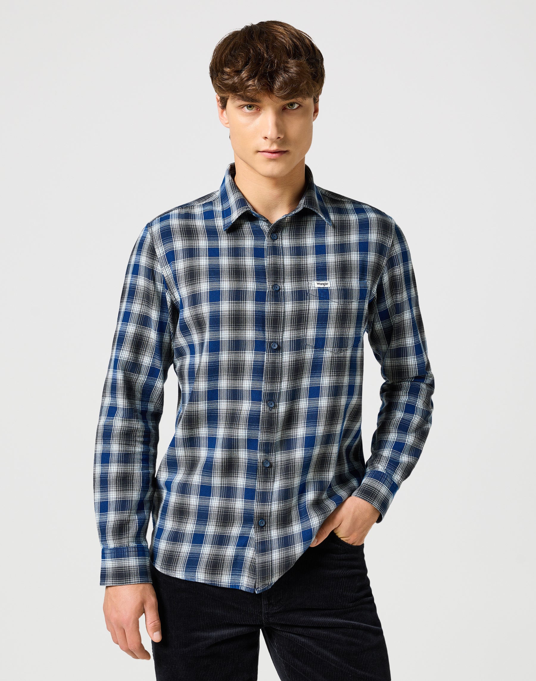 One Pocket Indigo Shirt in Navy Hemden Wrangler   