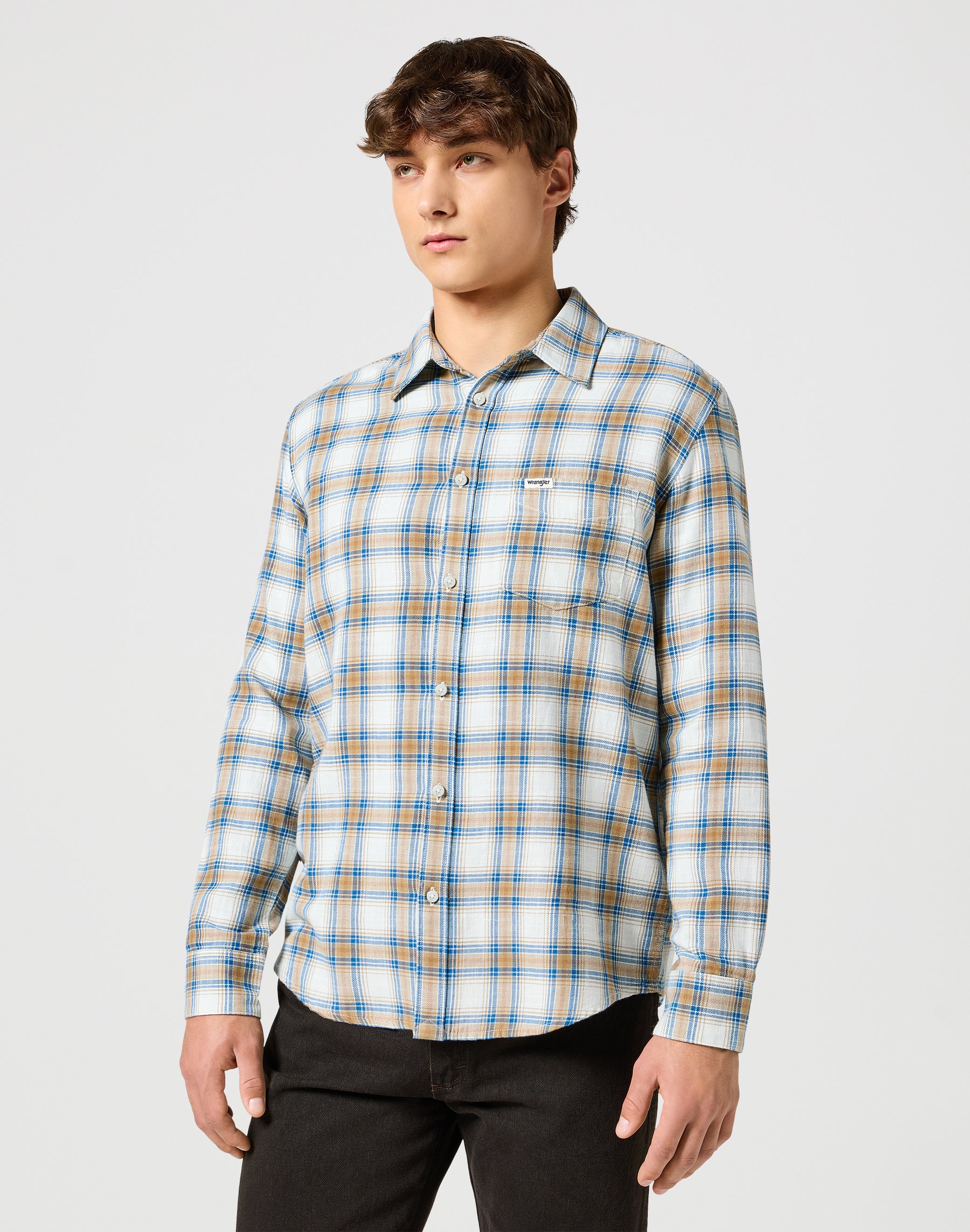 One Pocket Indigo Shirt in White Hemden Wrangler   