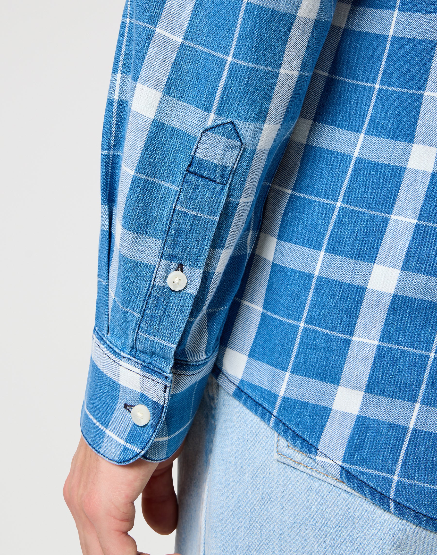 One Pocket Shirt in Blue Indigo Hemden Wrangler   