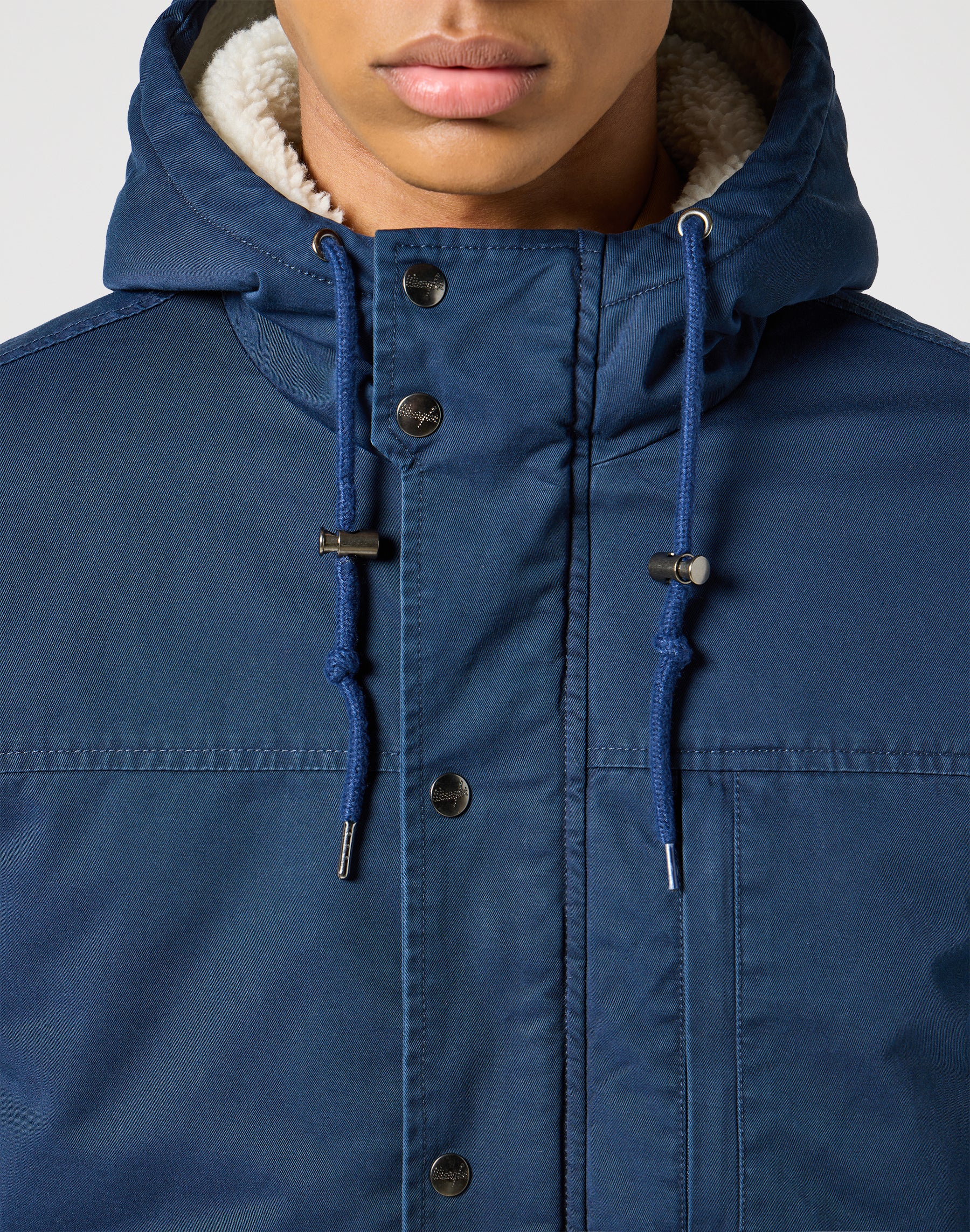 Heavy Puffer Jacket in Navy Jacken Wrangler   