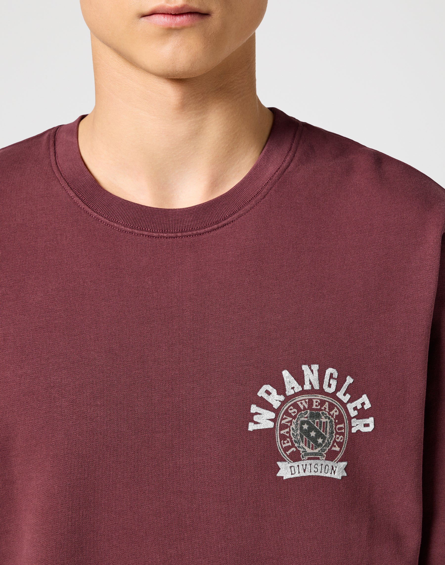 Crewneck Sweatshirt in Dahlia Sweatshirts Wrangler   