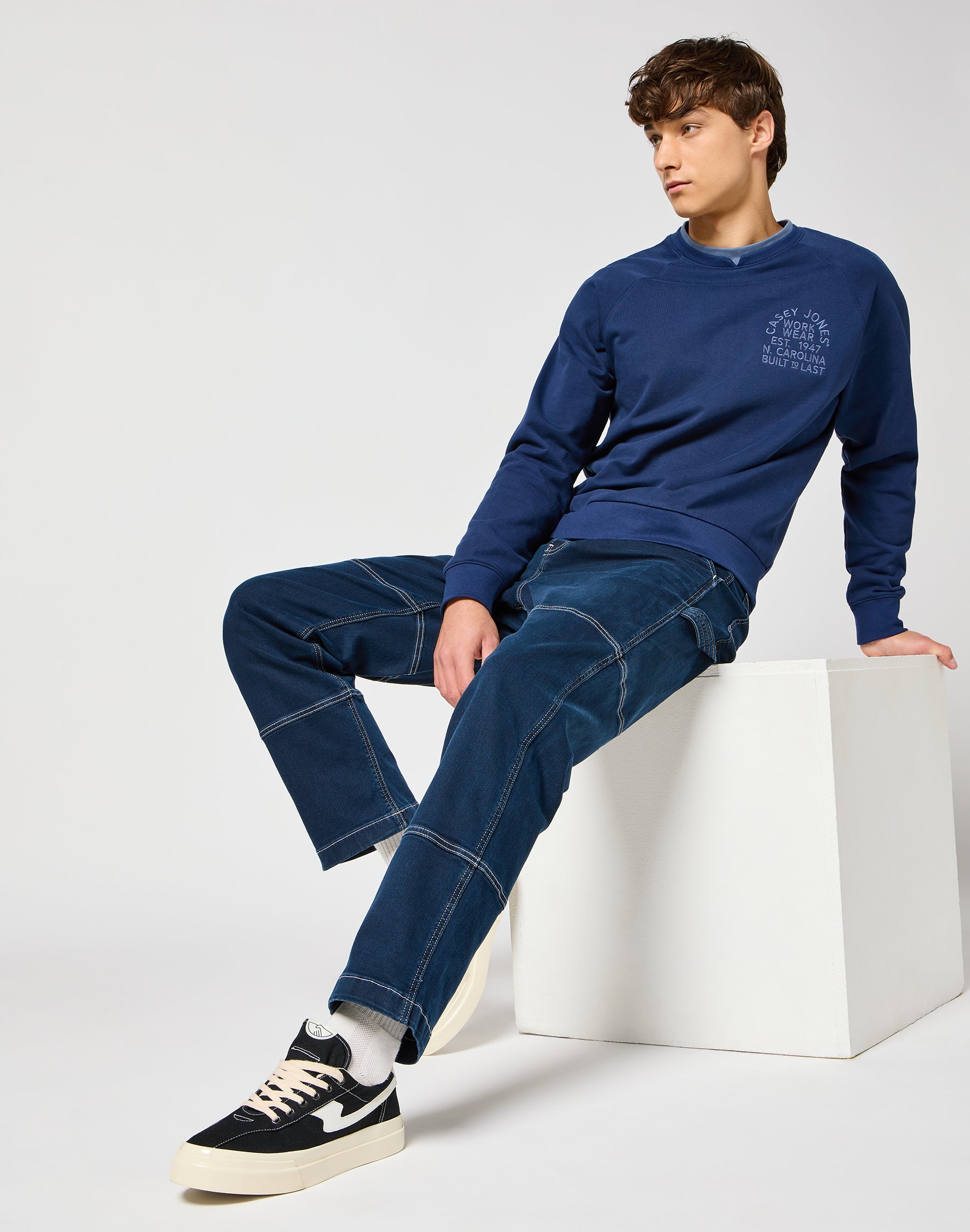 Casey Jones Sweatshirt in Navy Sweatshirts Wrangler   