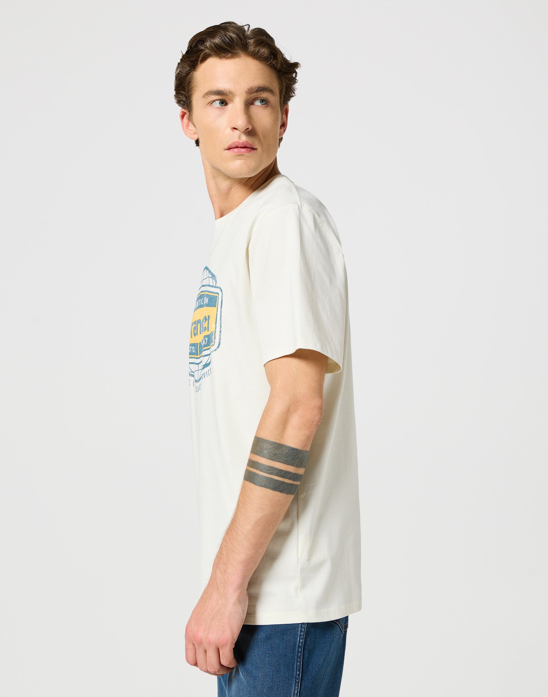 Americana Tee in Vintage White T-Shirts Wrangler   