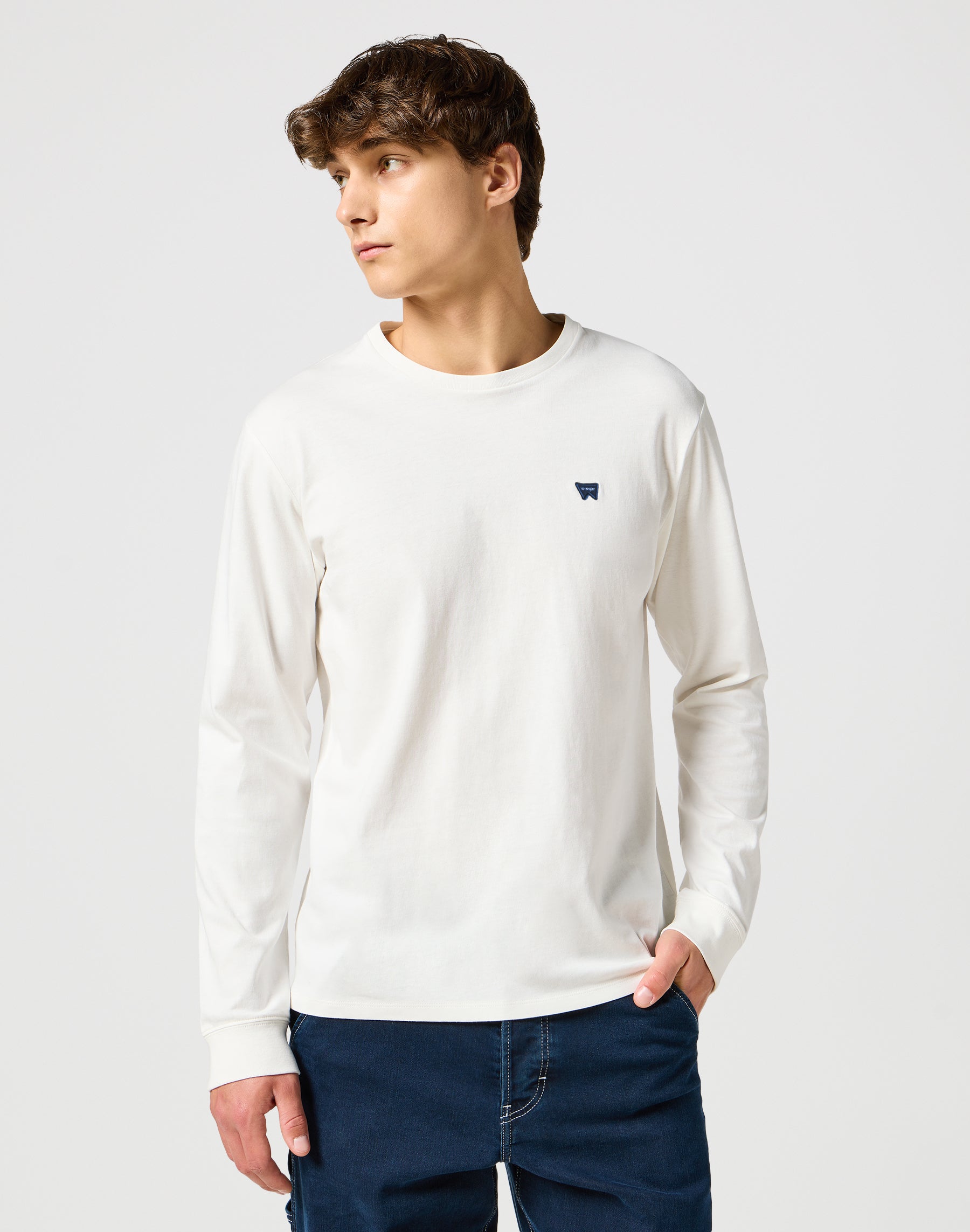 Longsleeves Sign Off Tee in Worn White T-Shirts Wrangler   