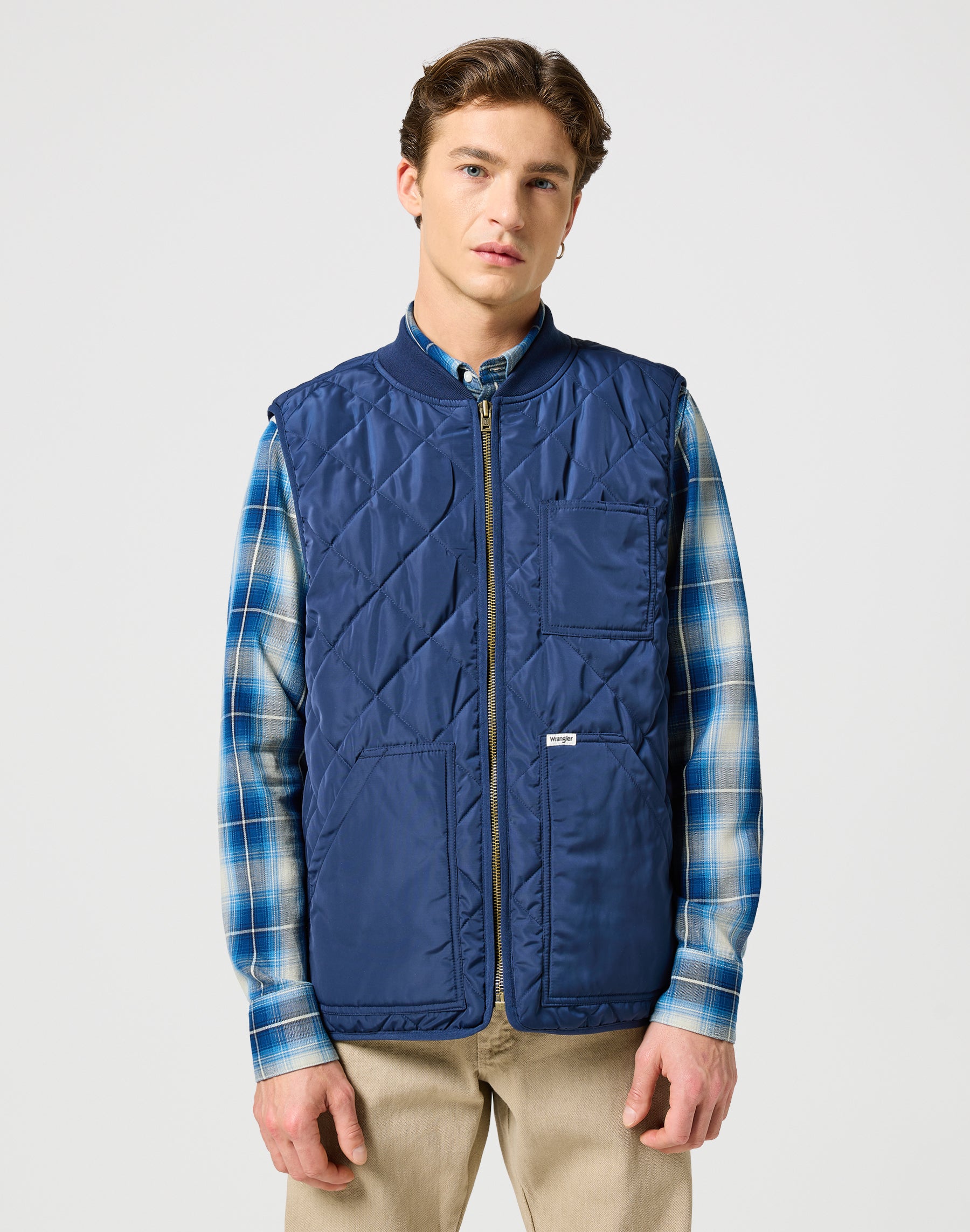 Elevated Vest in Navy Jacken Wrangler   