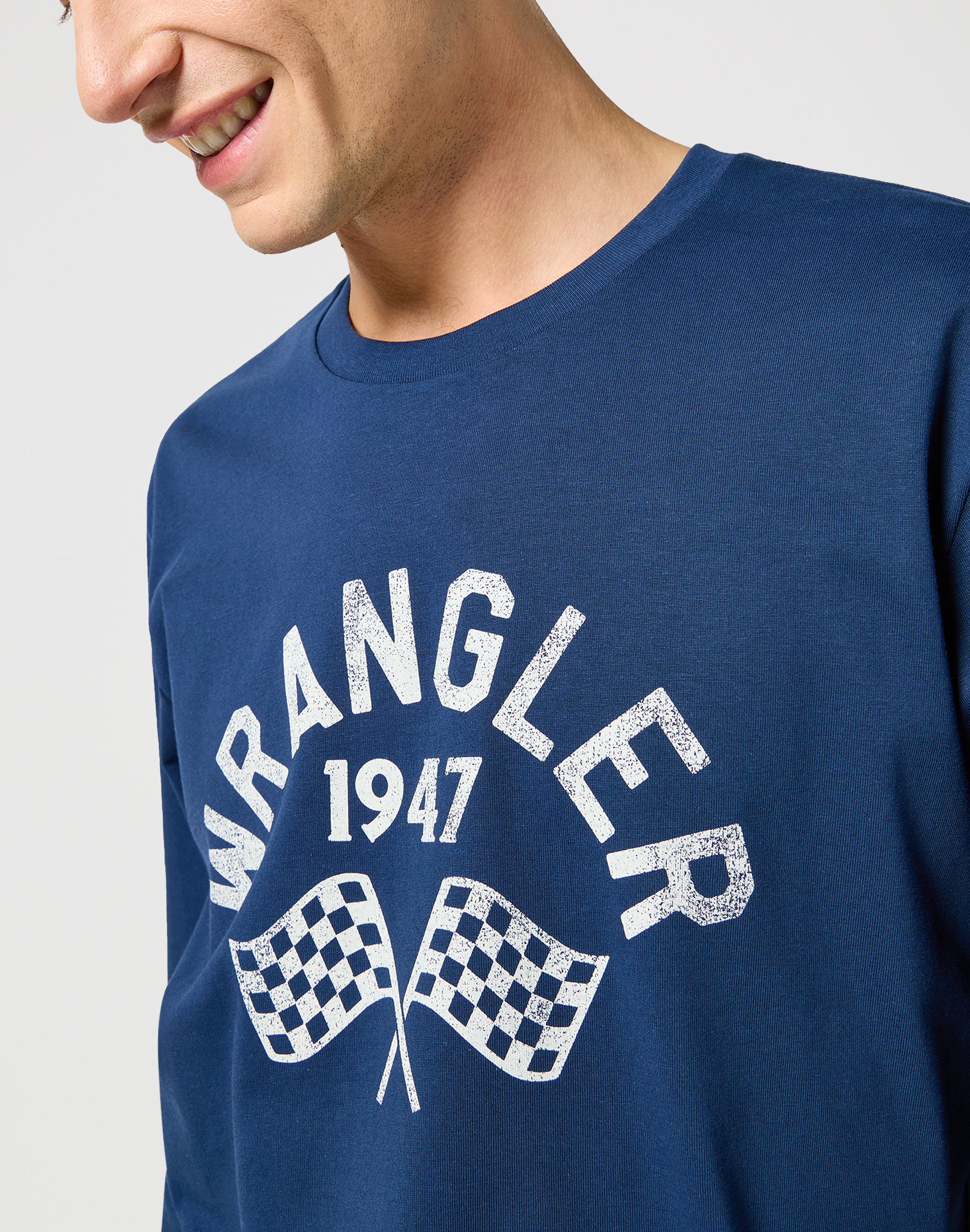 Longsleeves Graphic Tee in Navy T-Shirts Wrangler   