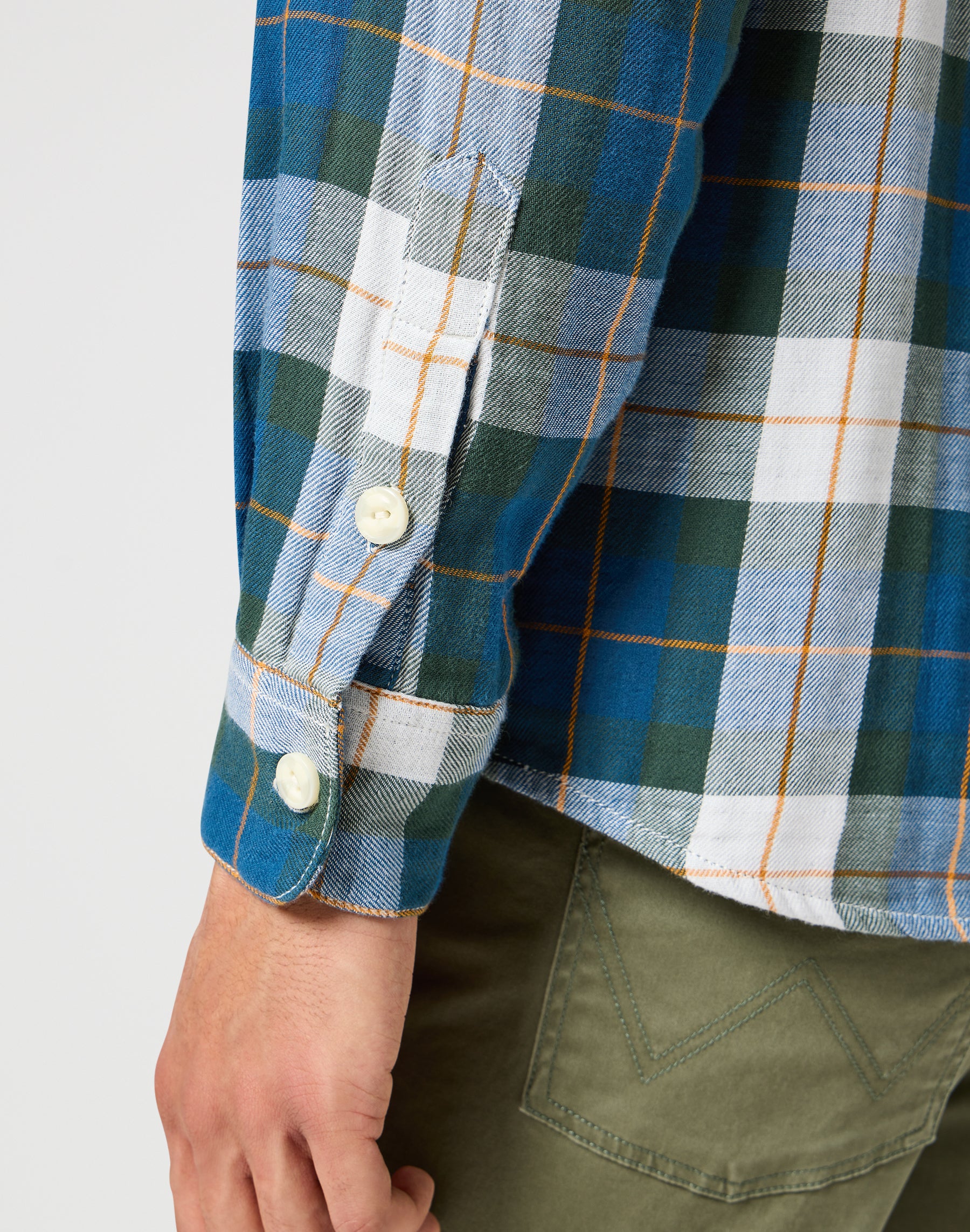 Two Pocket Shirt in Green Hemden Wrangler   