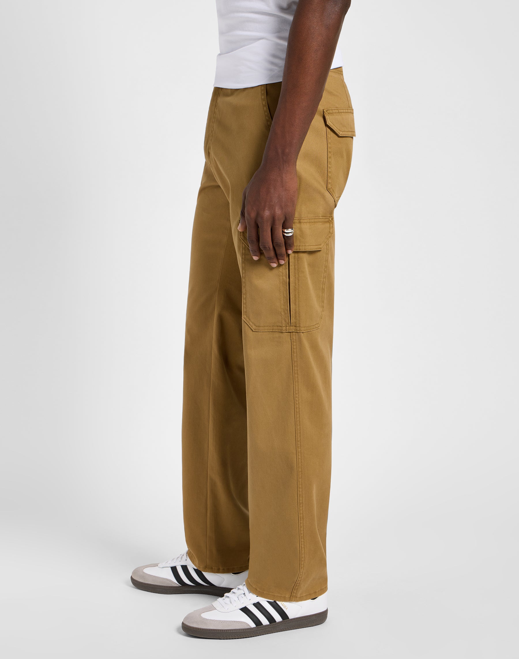 Cargo MVP in Acorn Hosen Lee   