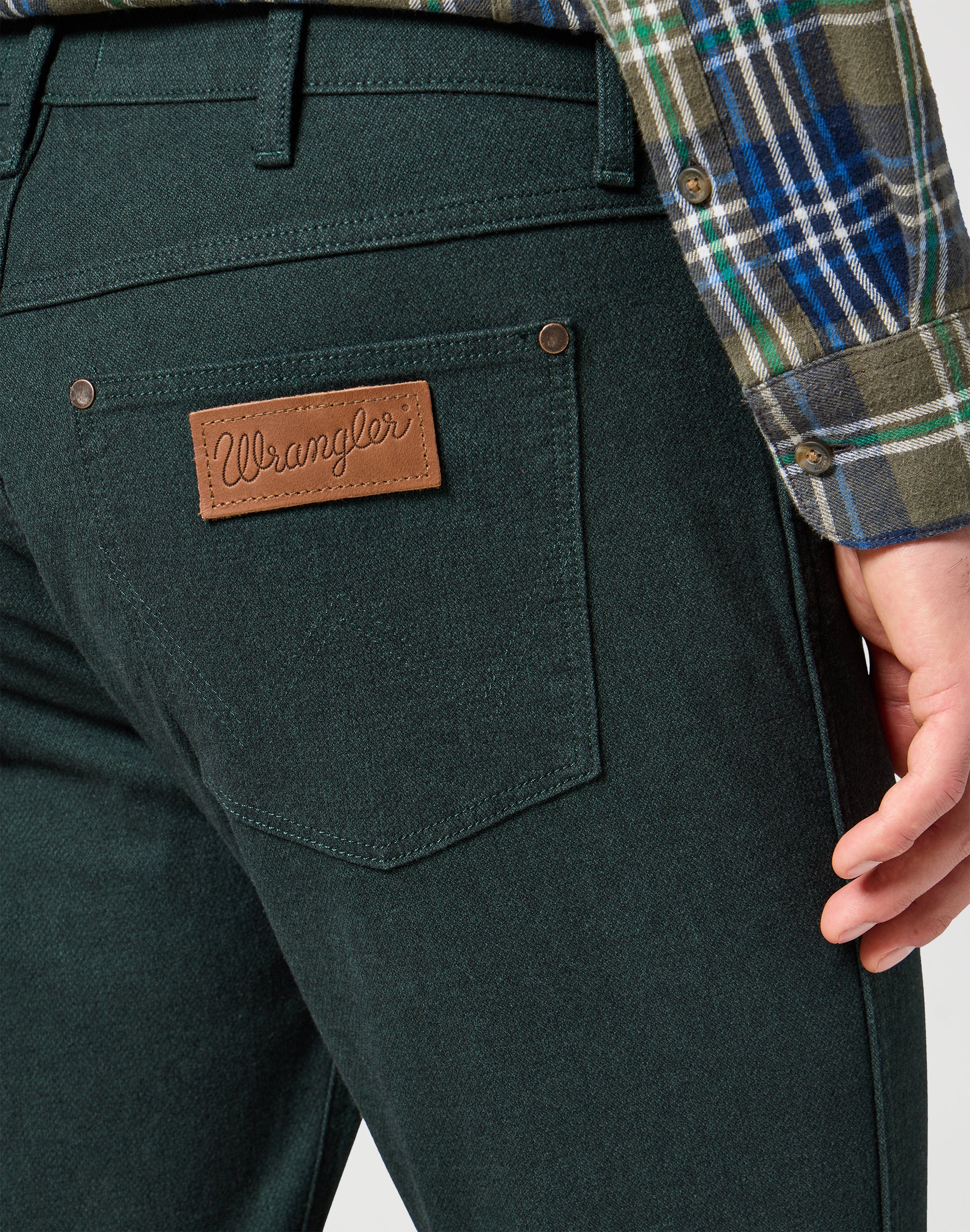 Greensboro in Scarab Hosen Wrangler   