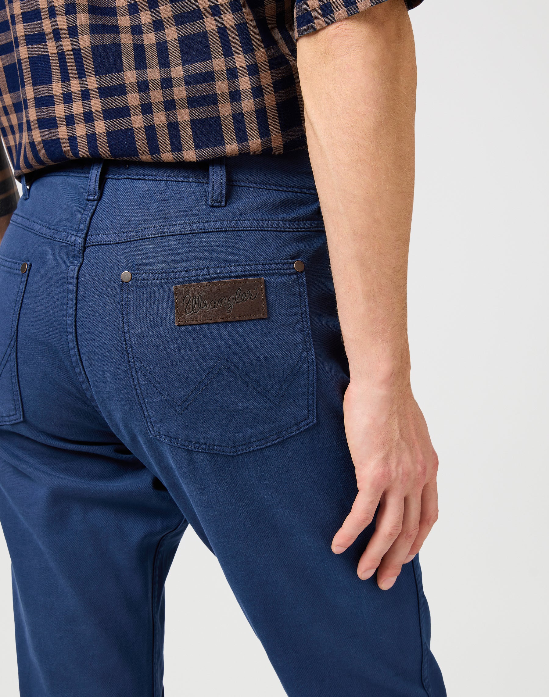 Greensboro in Navy Hosen Wrangler