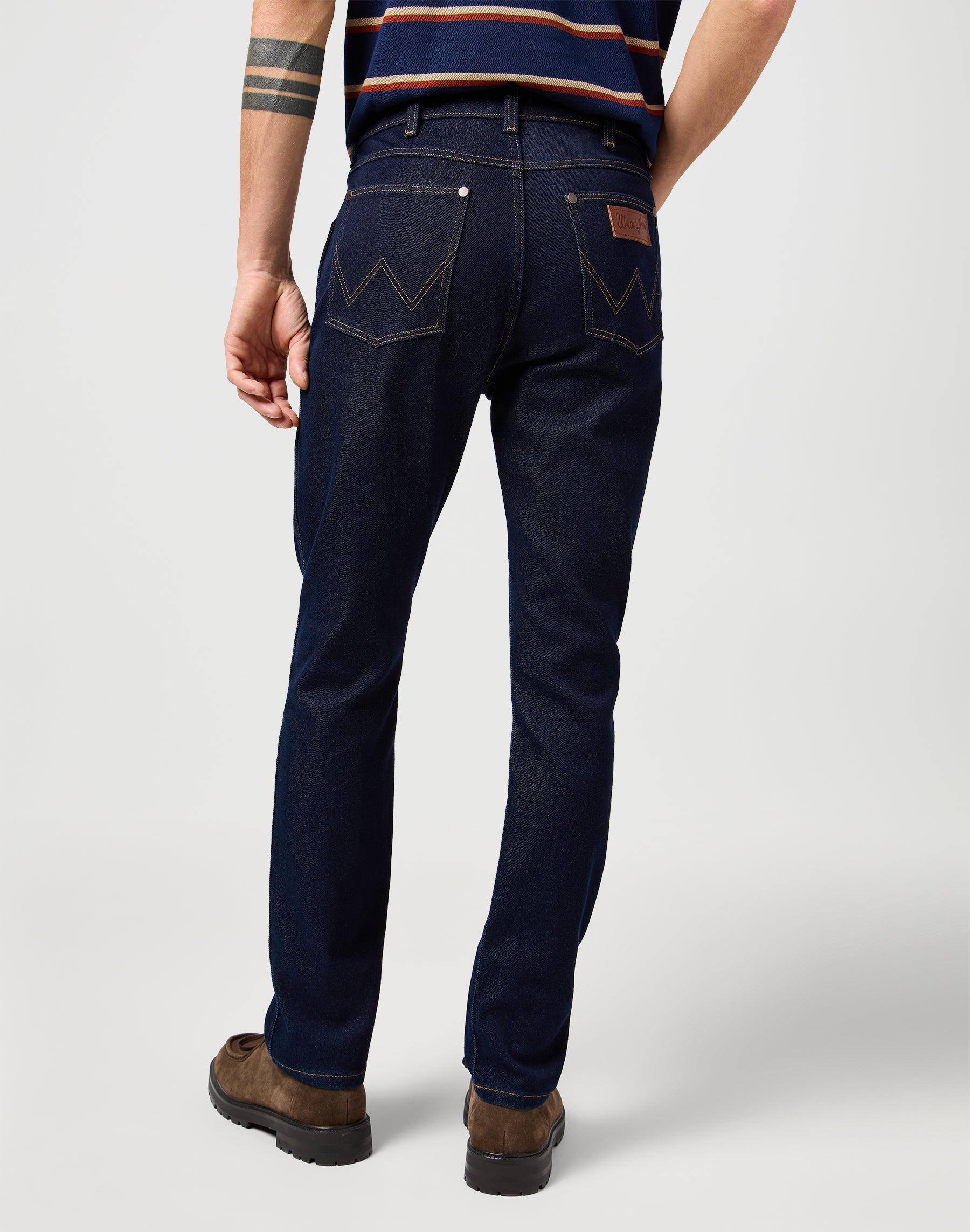 Larston in Moonlight Rinse Jeans Wrangler