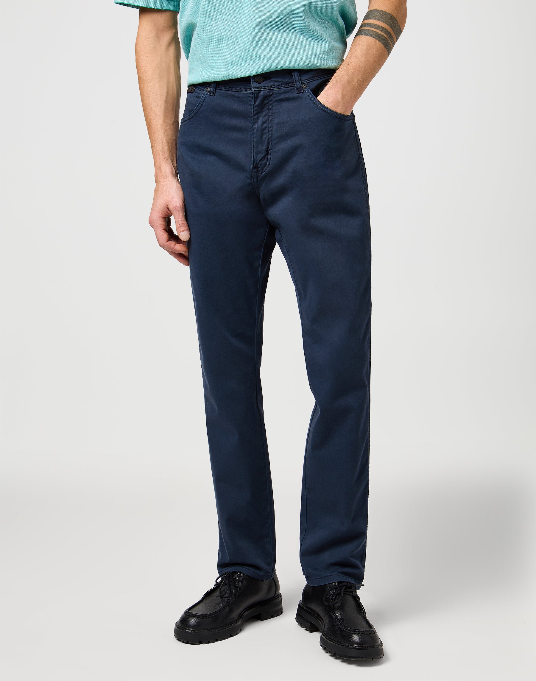 Texas Slim in Dark Navy Hosen Wrangler