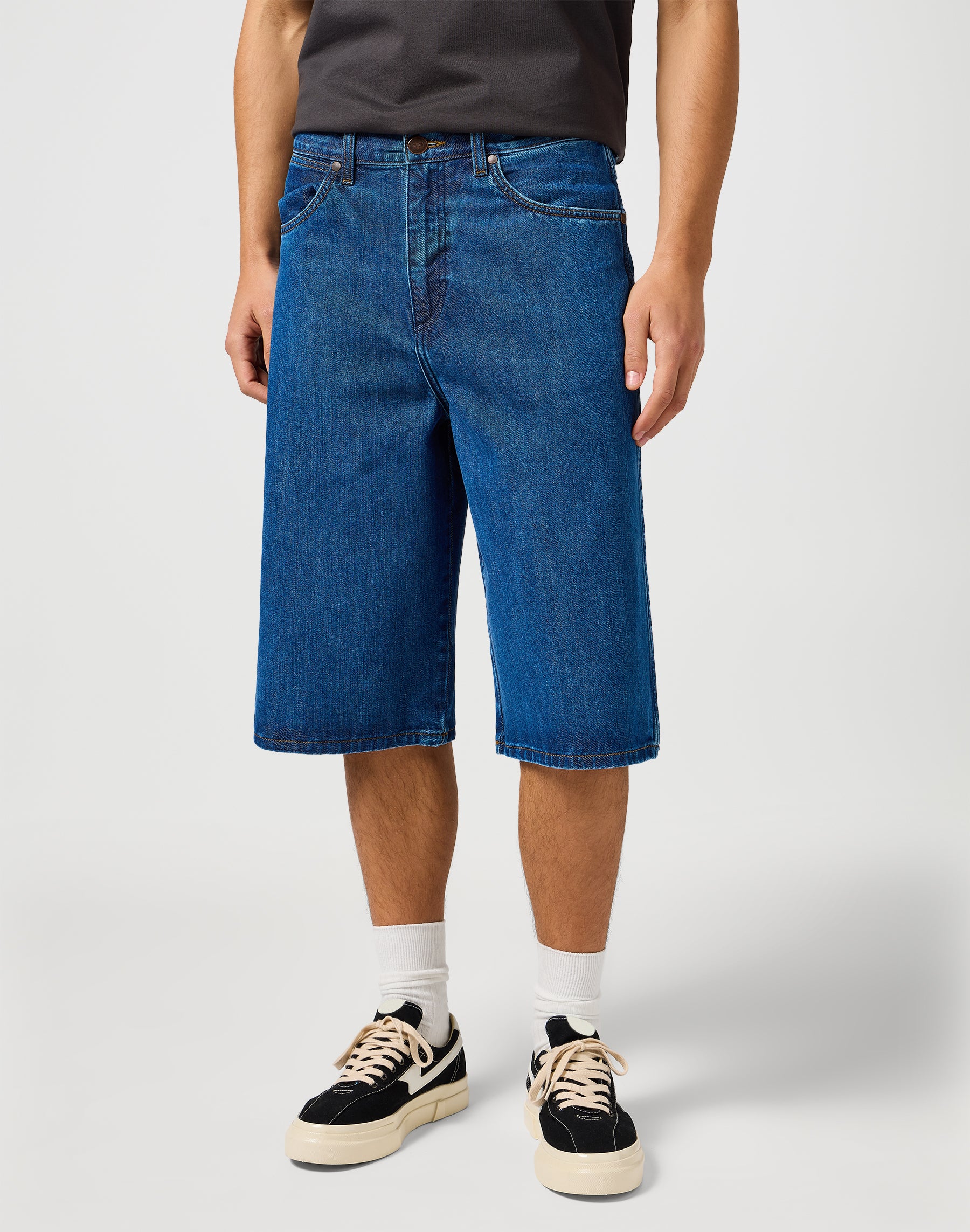 Jort Shorts in Dark Stone Jeansshorts Wrangler