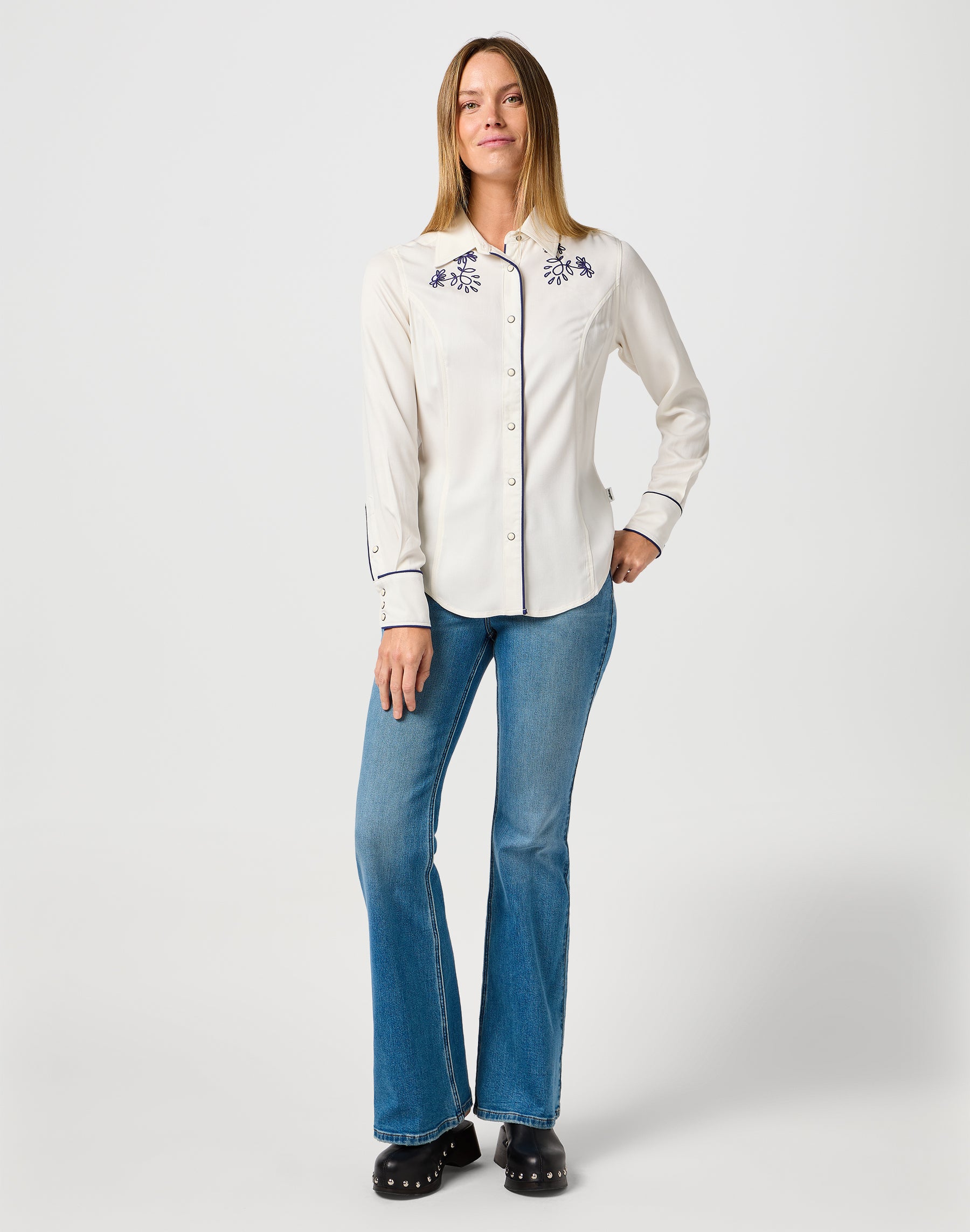 Piped Western Shirt in Vintage White Hemden Wrangler